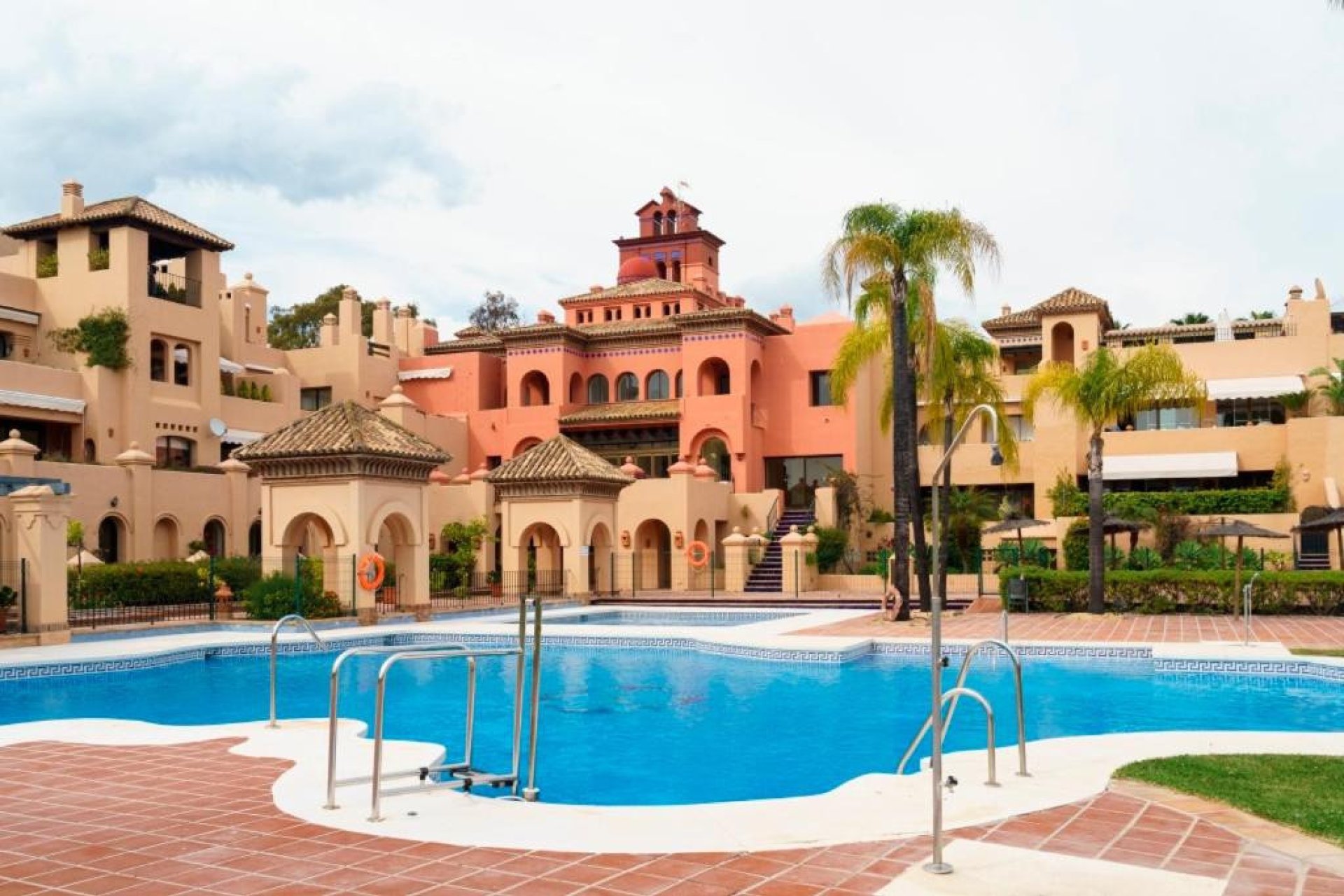 Resale - Apartment - Ground Floor Apartment - Estepona - Estepona Centro