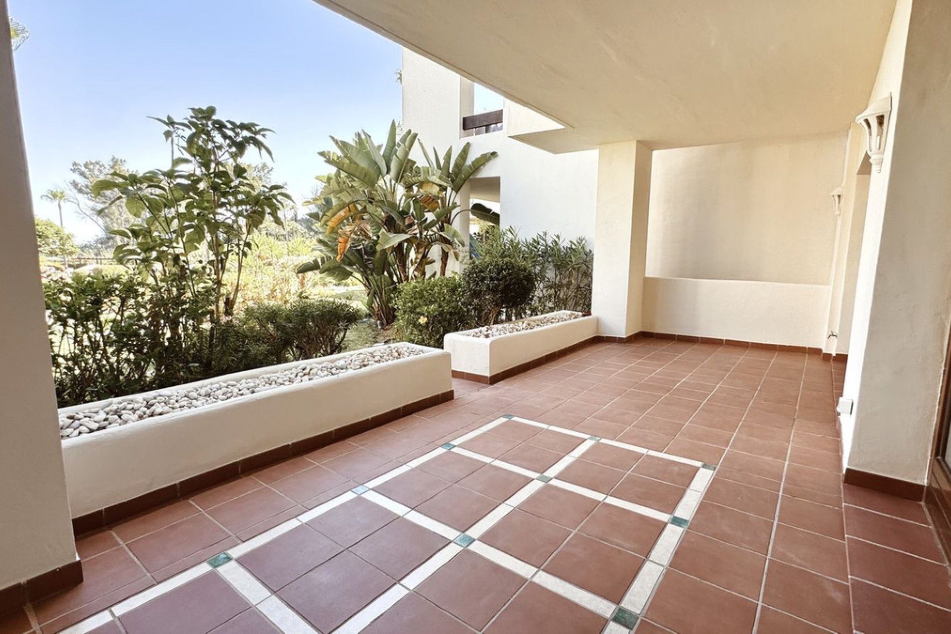 Resale - Apartment - Ground Floor Apartment - Estepona - Estepona Centro