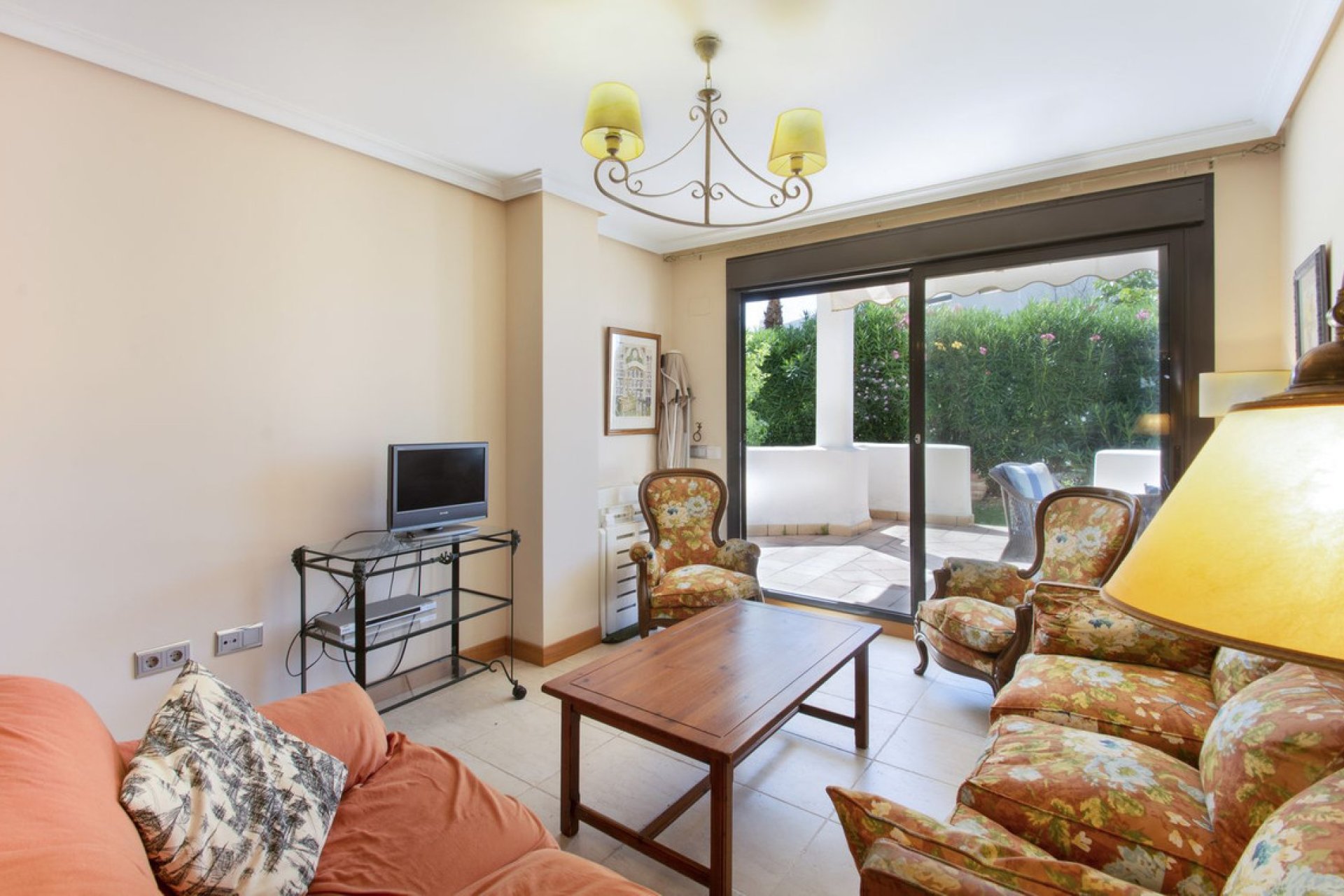 Resale - Apartment - Ground Floor Apartment - Estepona - Estepona Centro