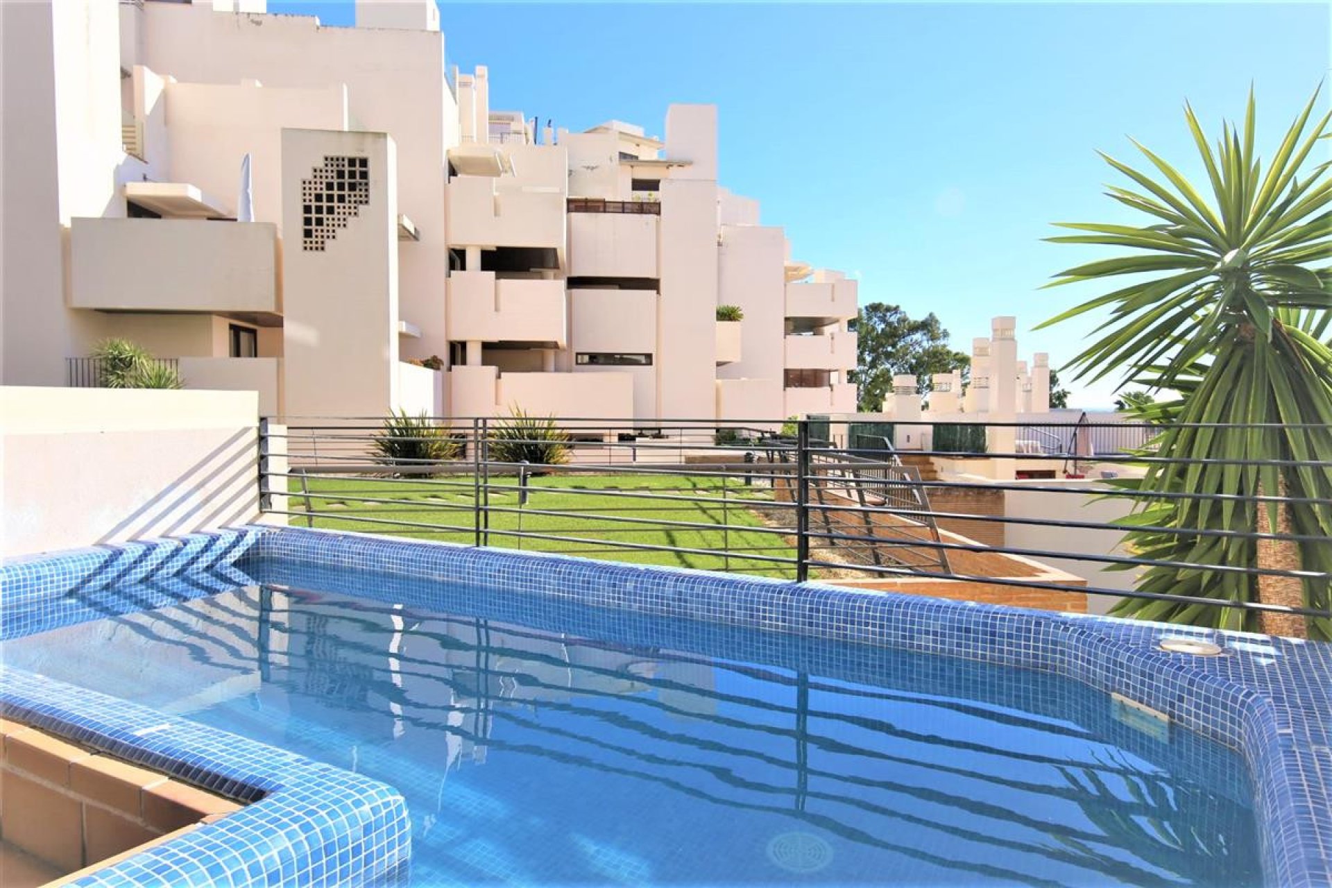 Resale - Apartment - Ground Floor Apartment - Estepona - Estepona Centro