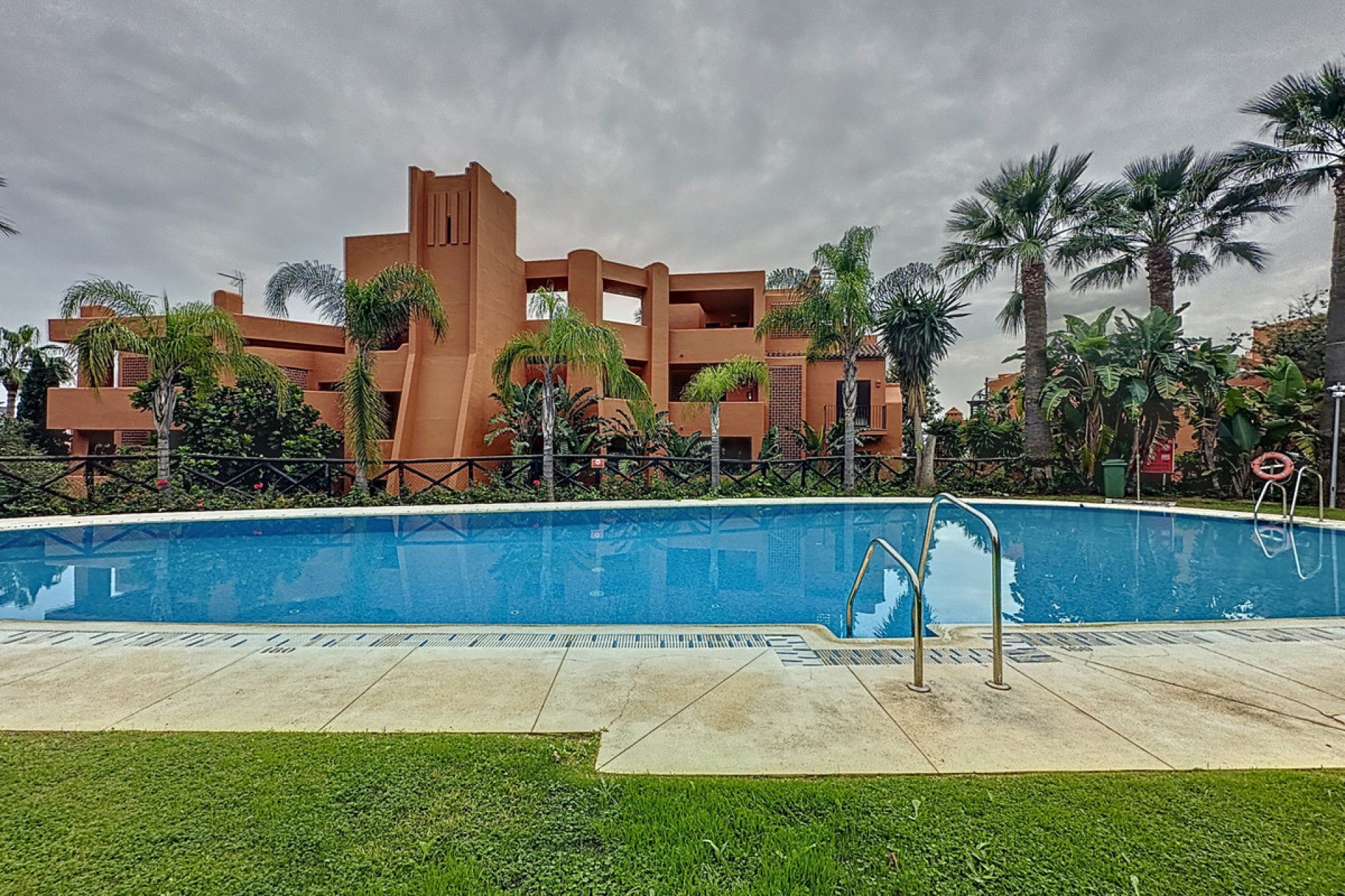 Resale - Apartment - Ground Floor Apartment - Estepona - Estepona Centro