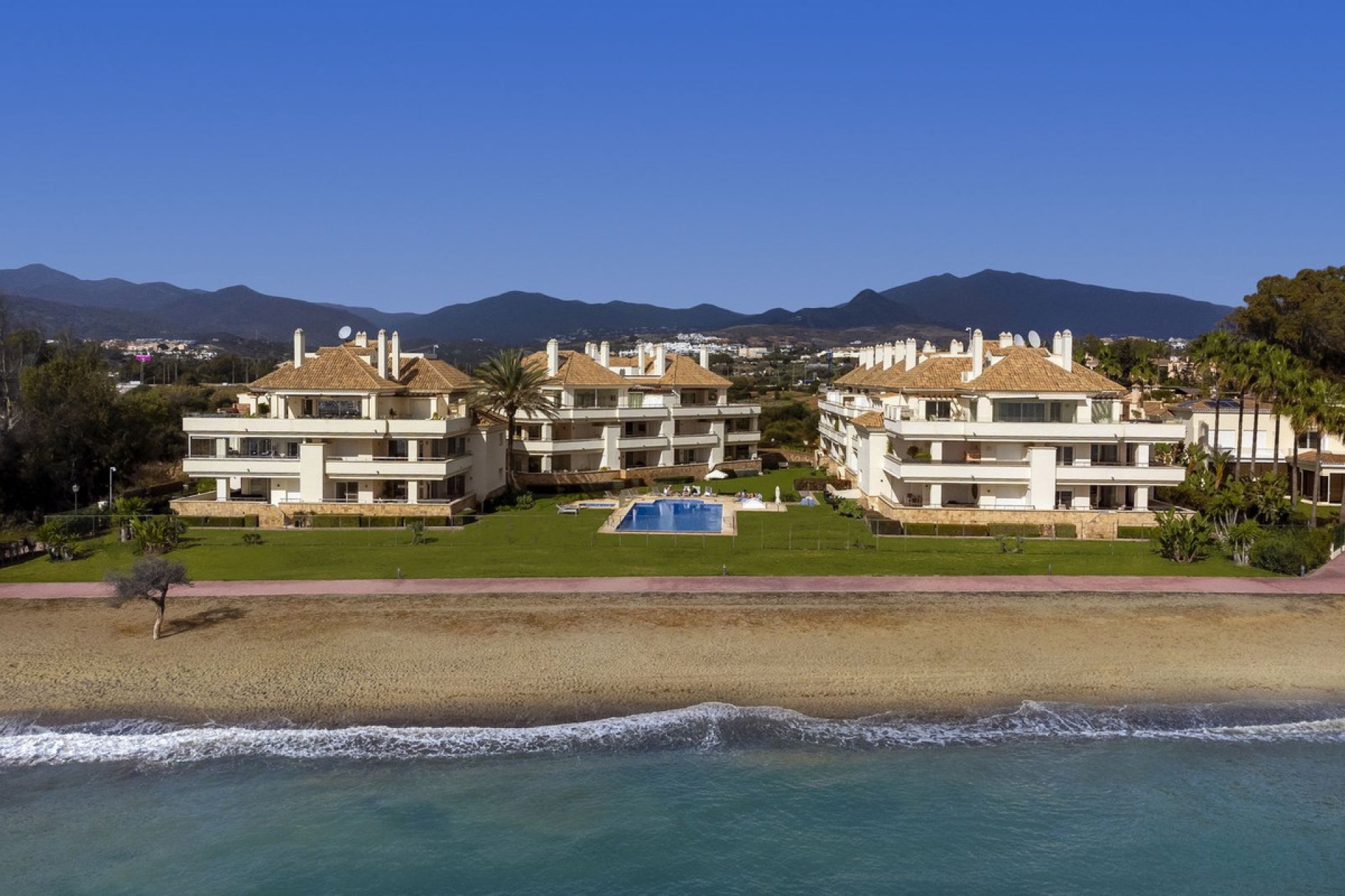 Resale - Apartment - Ground Floor Apartment - Estepona - Estepona Centro