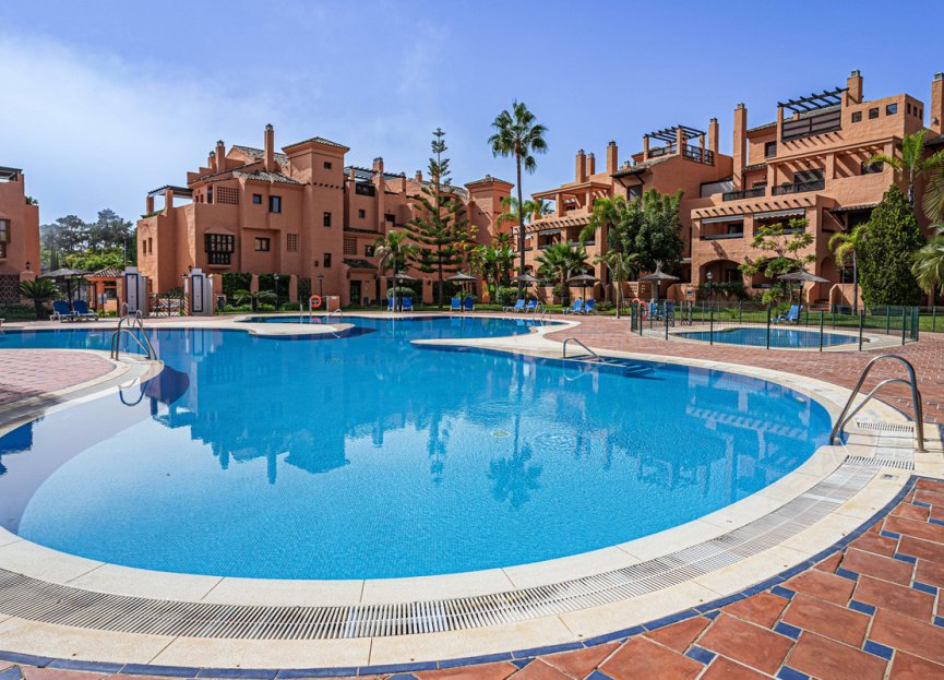 Resale - Apartment - Ground Floor Apartment - Estepona - Hacienda del Sol