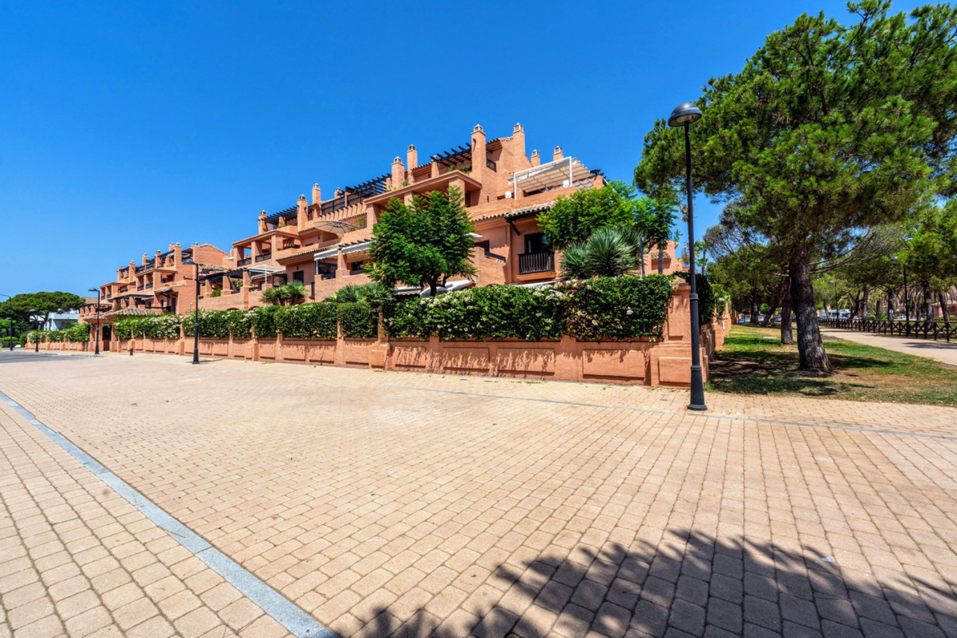 Resale - Apartment - Ground Floor Apartment - Estepona - Hacienda del Sol