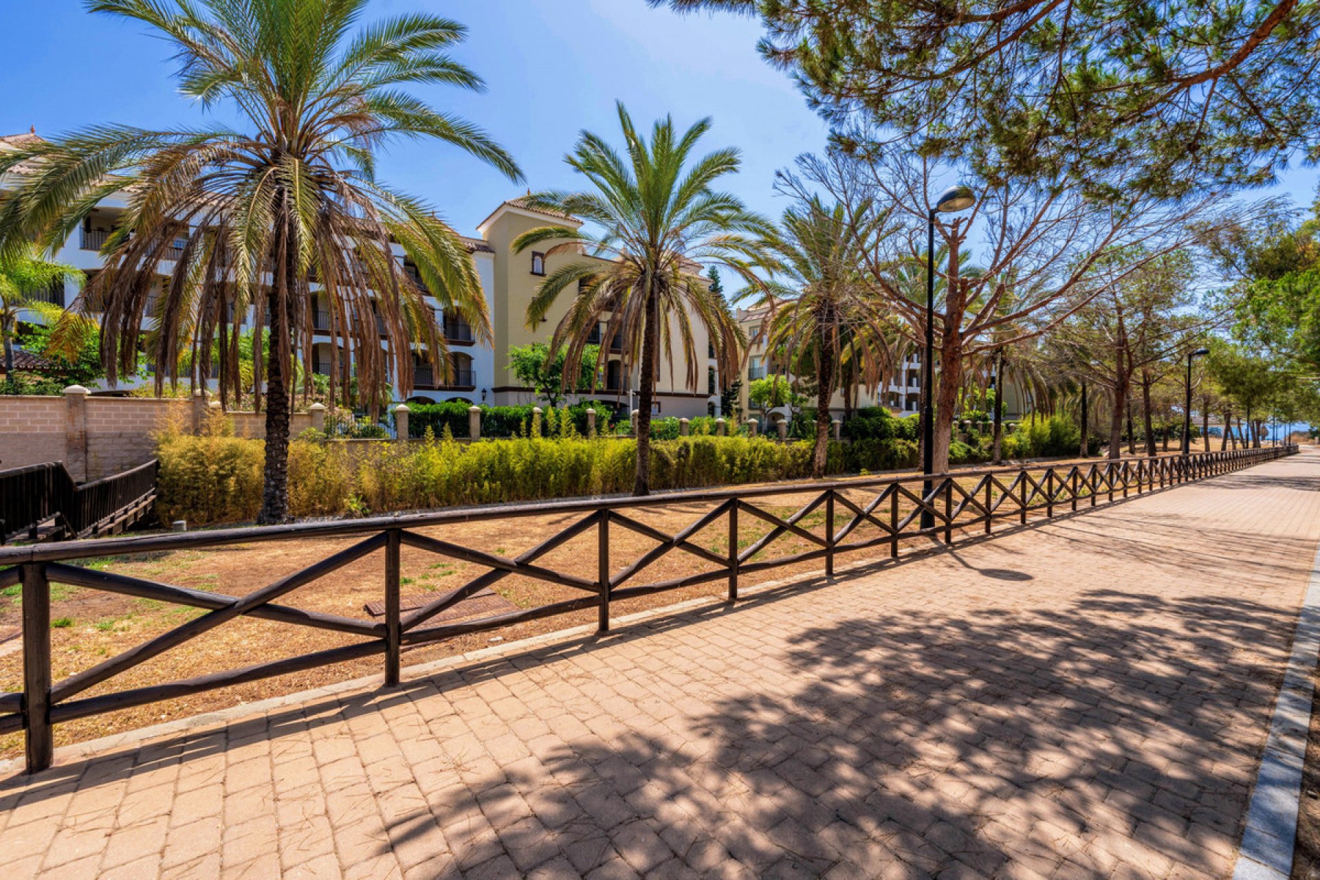 Resale - Apartment - Ground Floor Apartment - Estepona - Hacienda del Sol