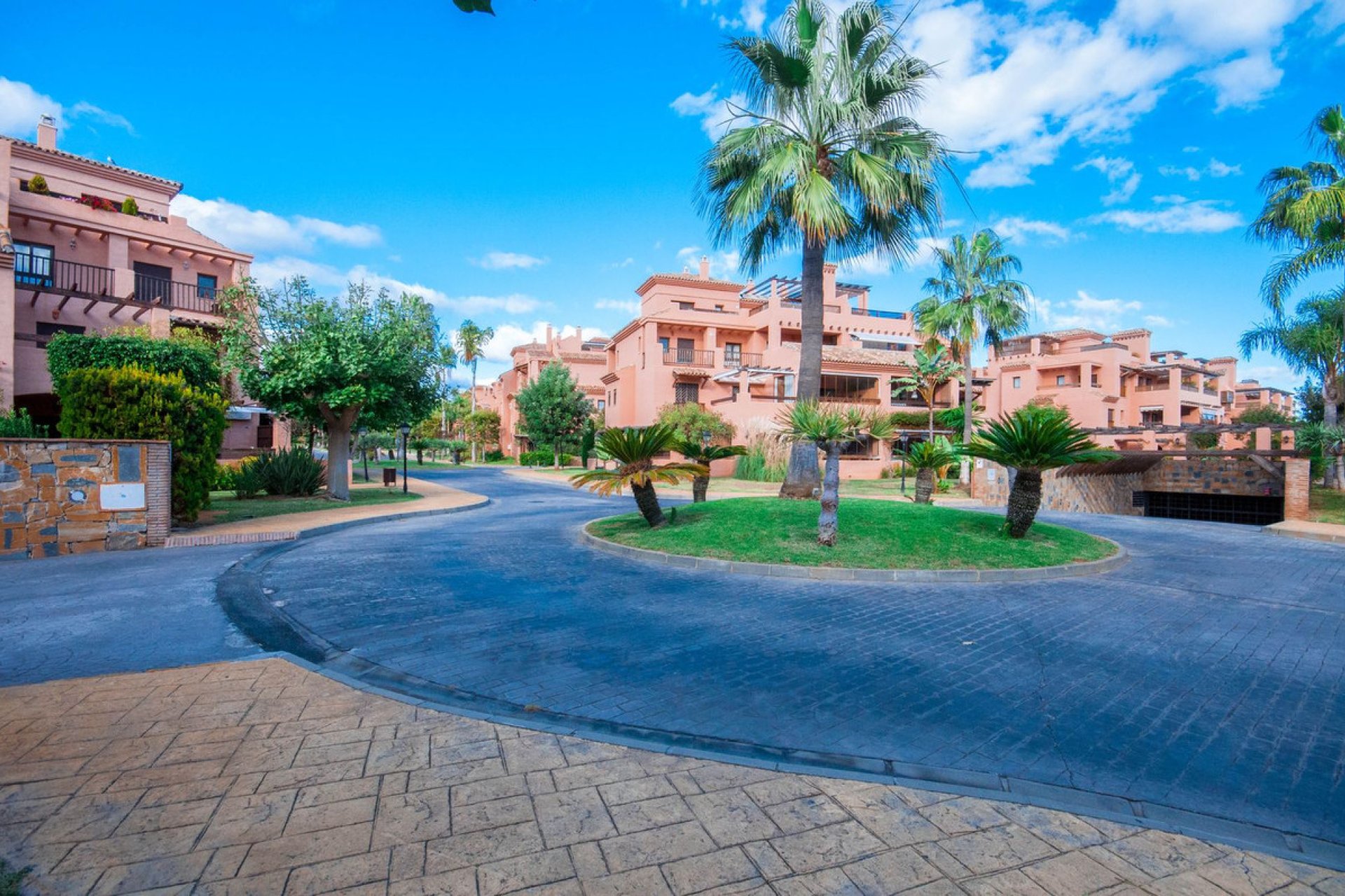 Resale - Apartment - Ground Floor Apartment - Estepona - Hacienda del Sol