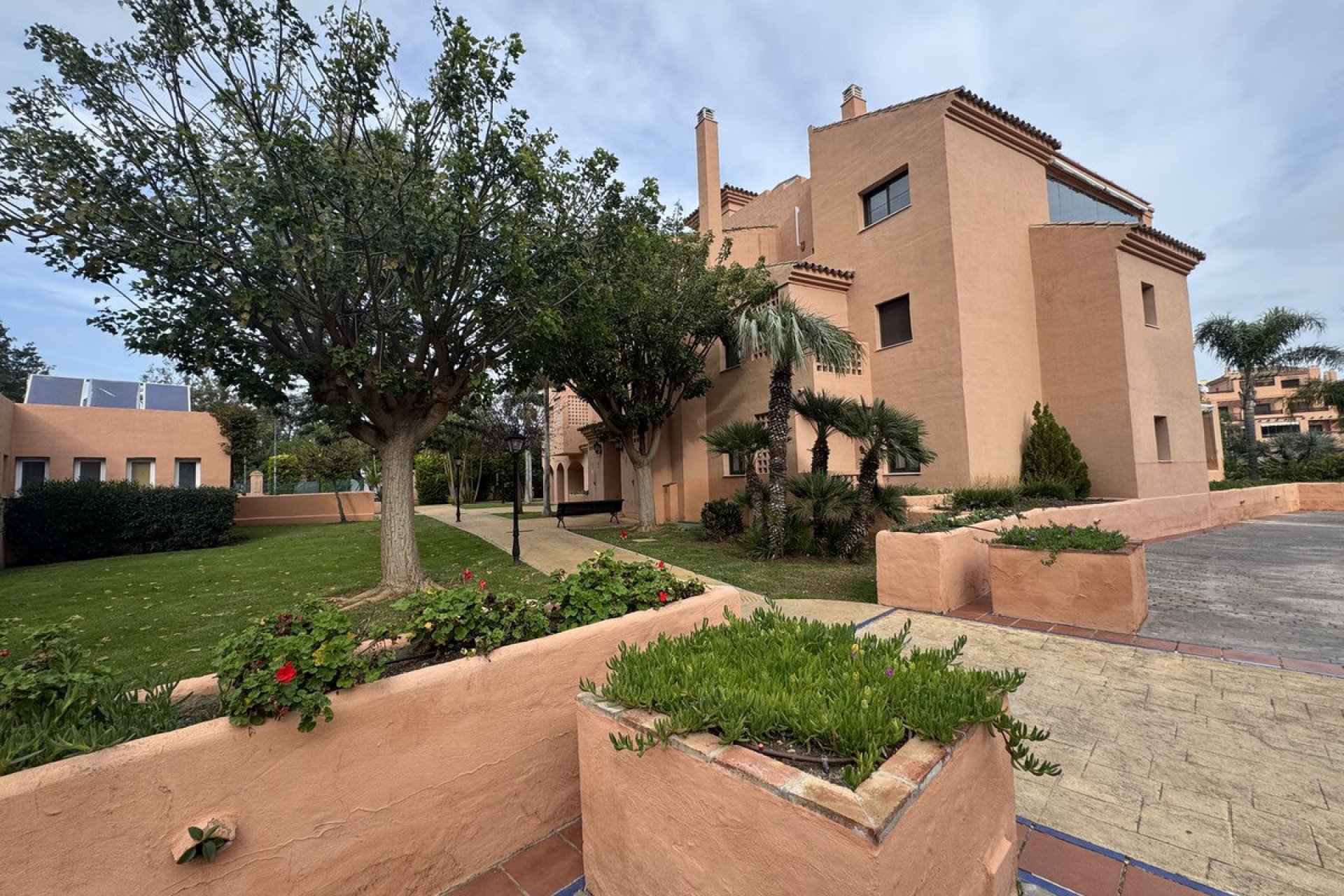 Resale - Apartment - Ground Floor Apartment - Estepona - Hacienda del Sol