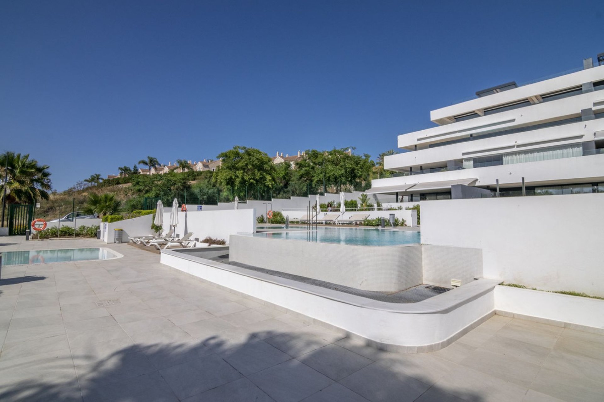 Resale - Apartment - Ground Floor Apartment - Estepona - New Golden Mile