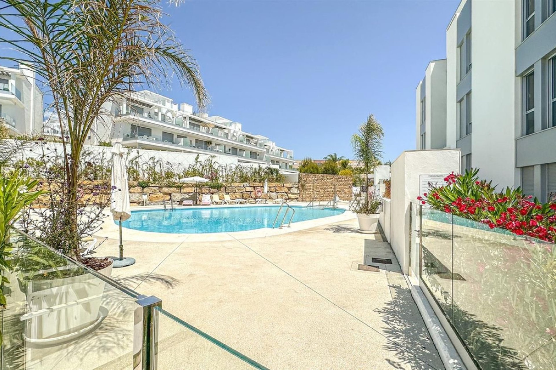 Resale - Apartment - Ground Floor Apartment - Estepona - New Golden Mile