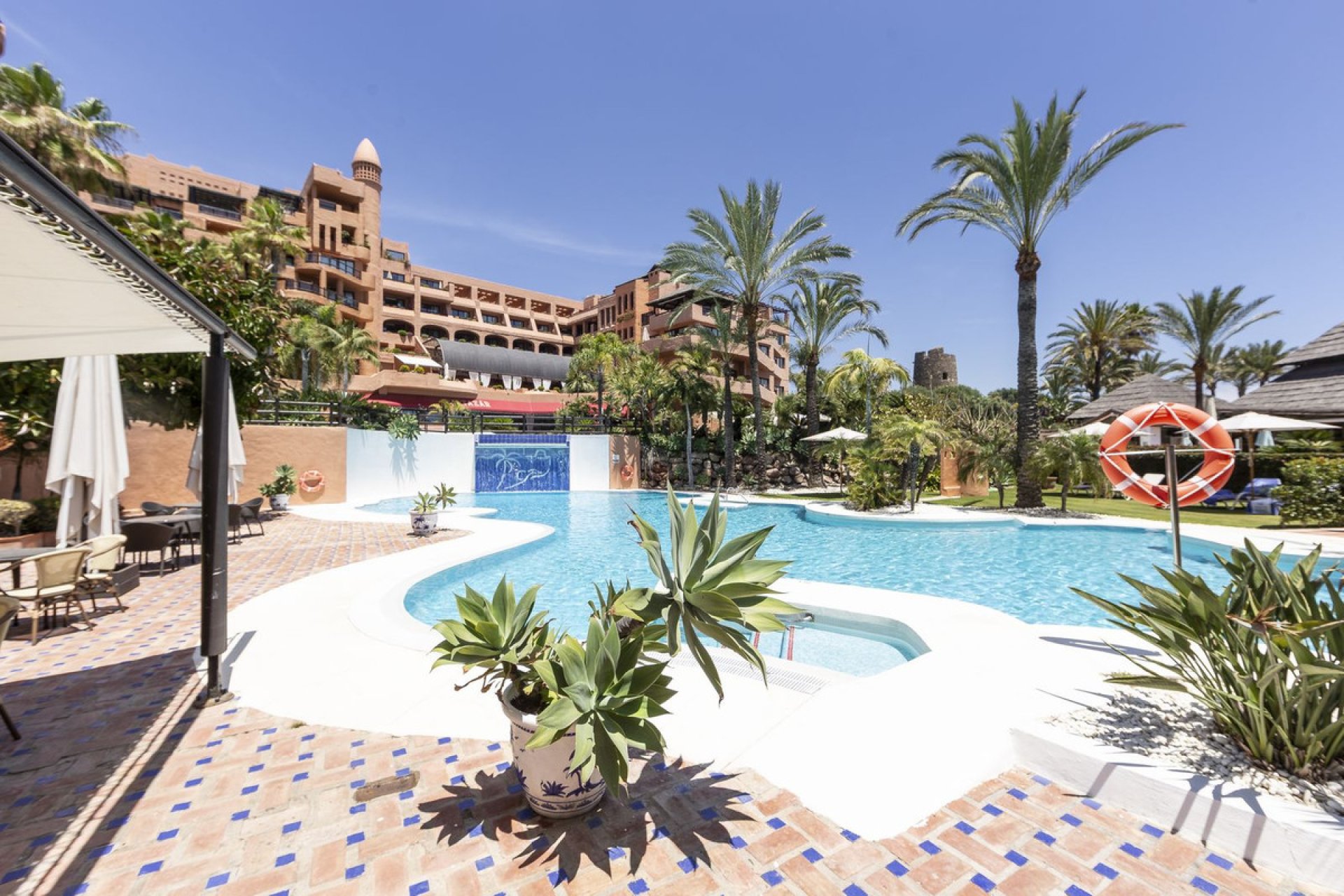 Resale - Apartment - Ground Floor Apartment - Estepona - New Golden Mile