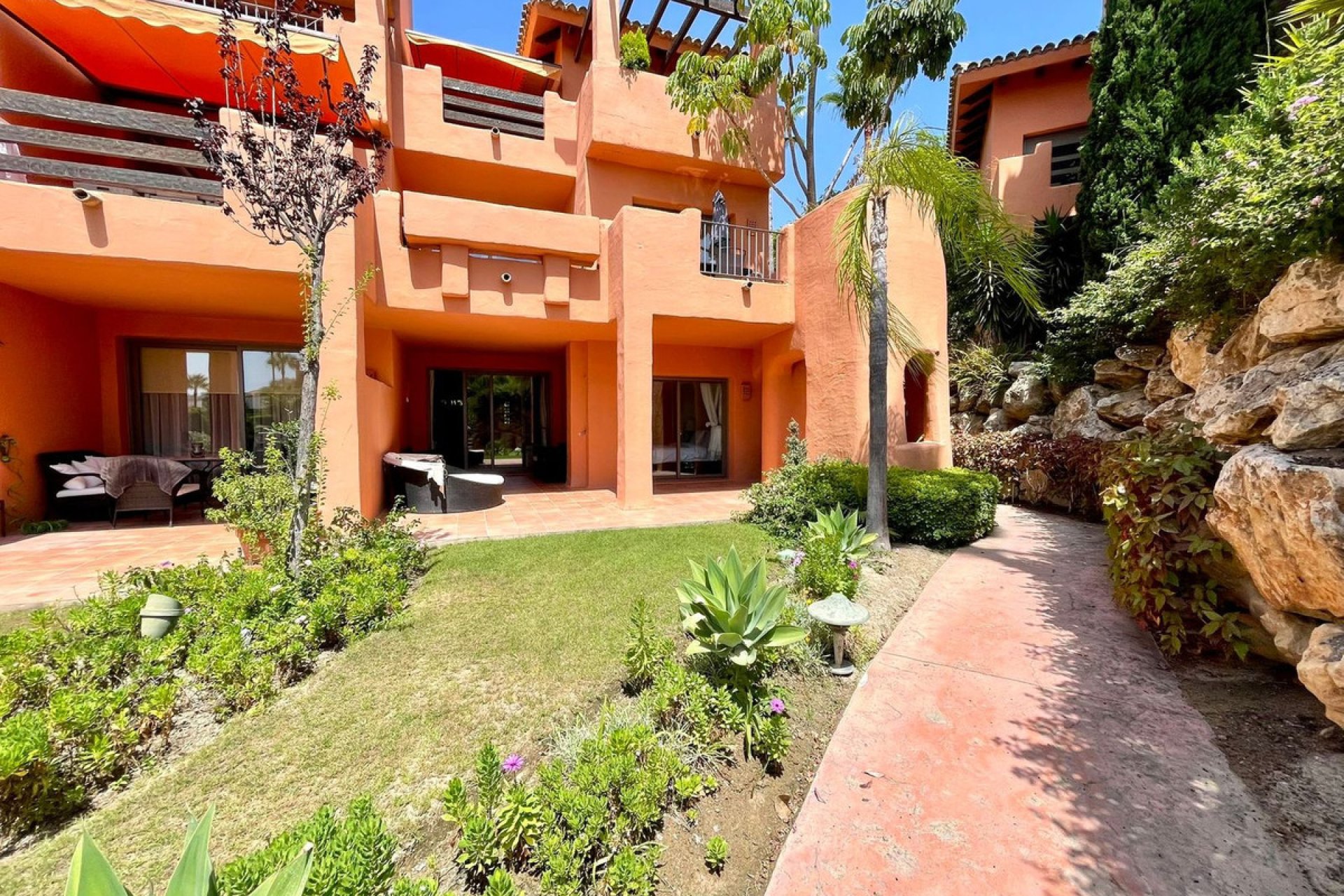 Resale - Apartment - Ground Floor Apartment - Estepona - New Golden Mile