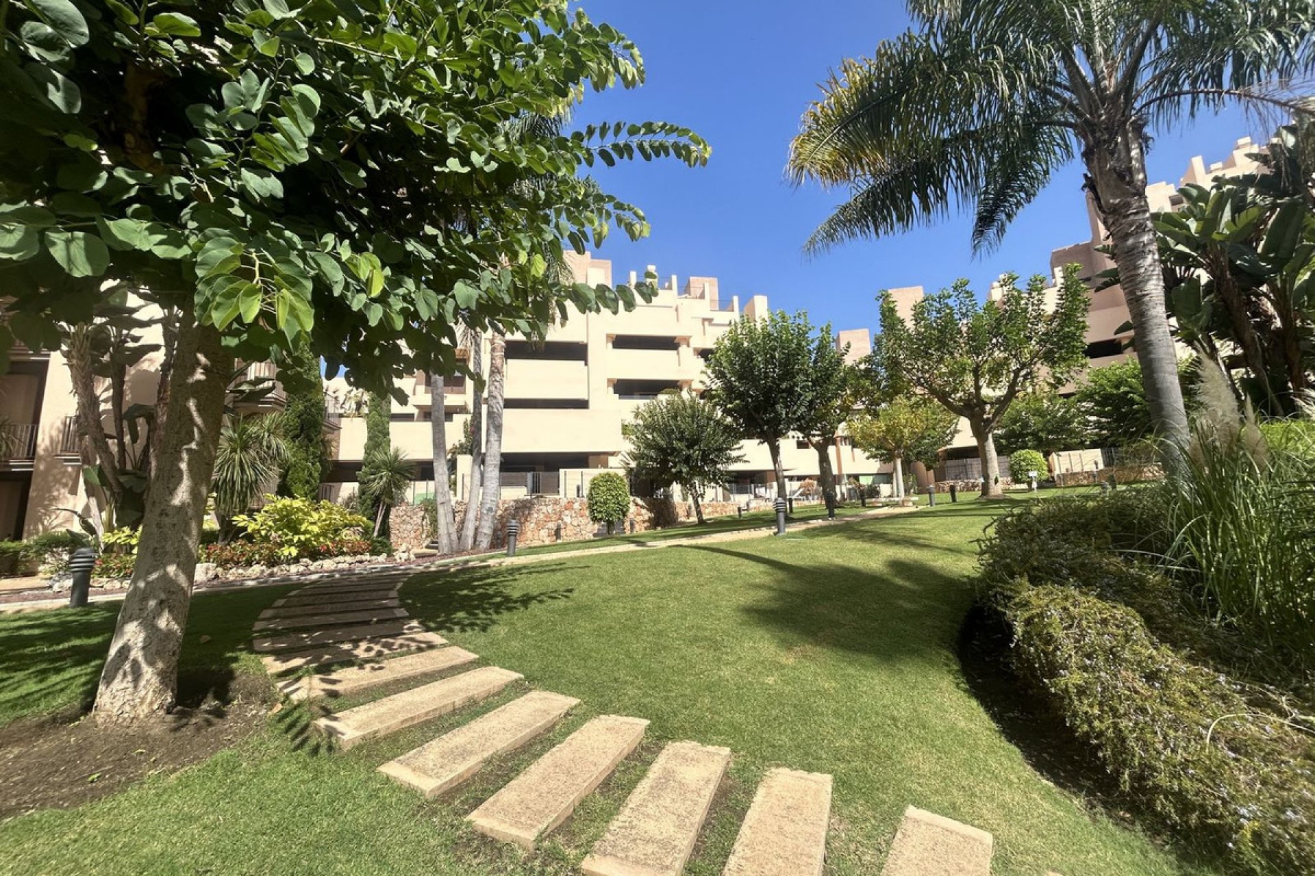 Resale - Apartment - Ground Floor Apartment - Estepona - New Golden Mile