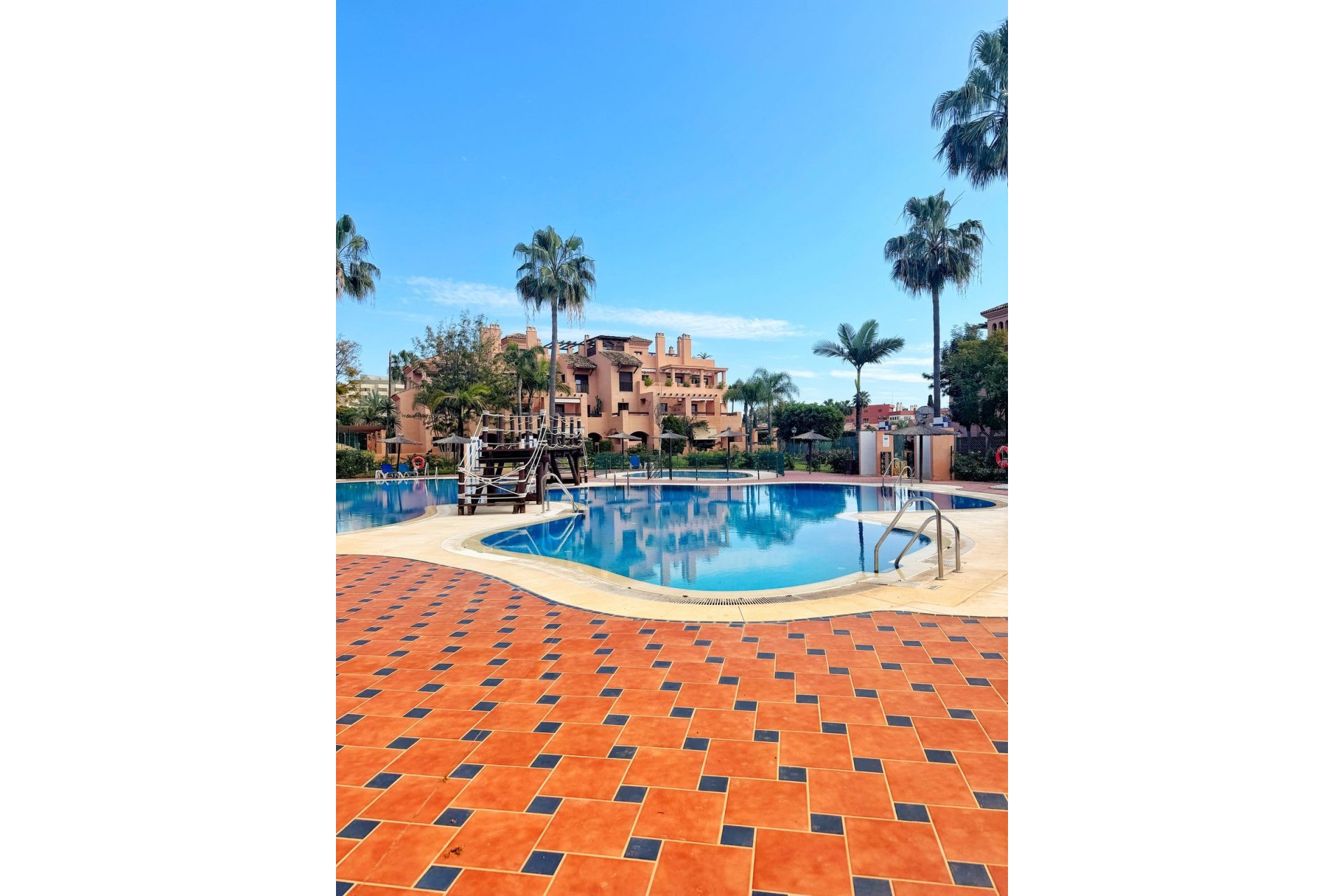 Resale - Apartment - Ground Floor Apartment - Estepona - New Golden Mile