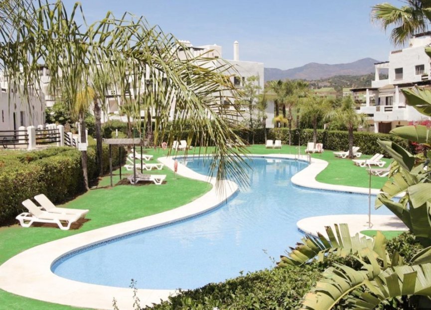 Resale - Apartment - Ground Floor Apartment - Estepona - Selwo