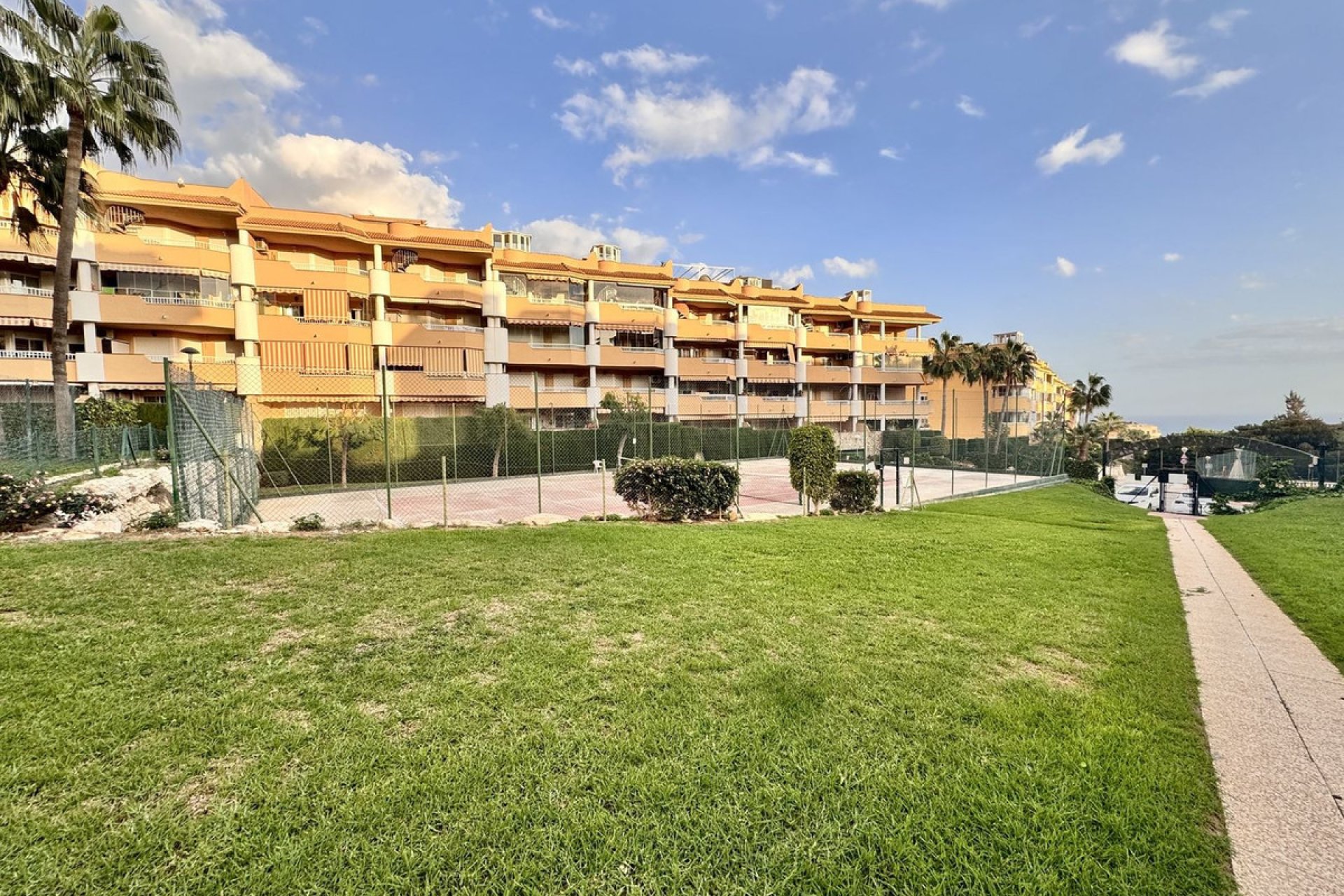 Resale - Apartment - Ground Floor Apartment - Fuengirola - Fuengirola Centro