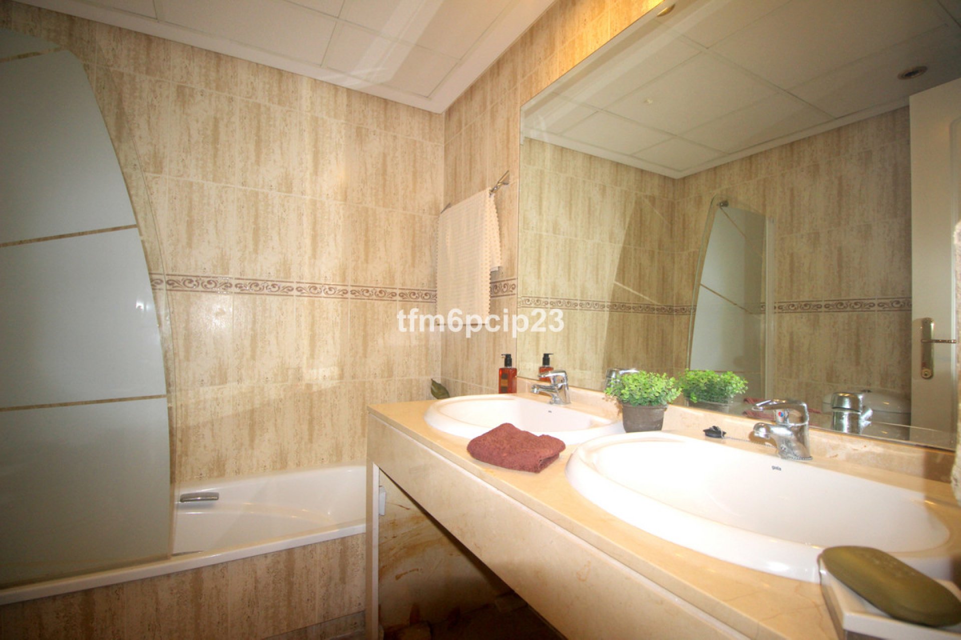 Resale - Apartment - Ground Floor Apartment - Manilva - La Duquesa