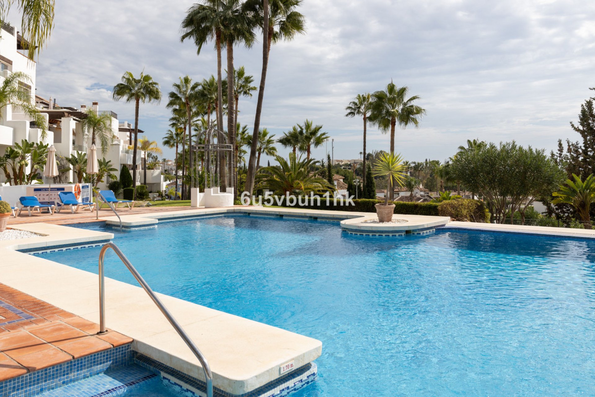 Resale - Apartment - Ground Floor Apartment - Marbella - Aloha