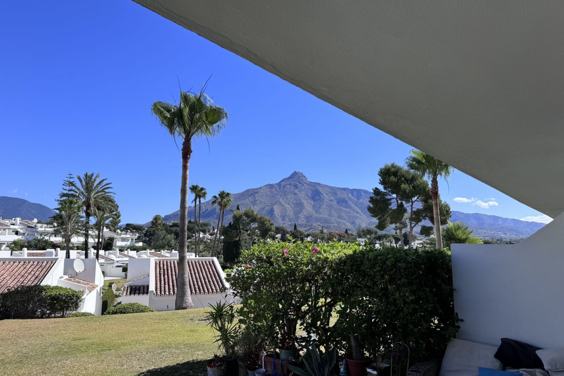 Resale - Apartment - Ground Floor Apartment - Marbella - Aloha