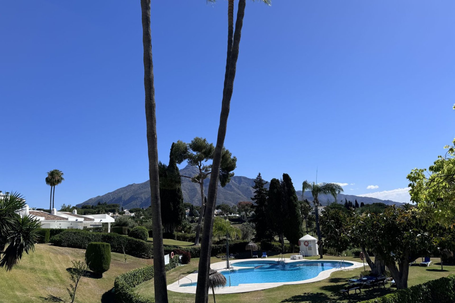 Resale - Apartment - Ground Floor Apartment - Marbella - Aloha