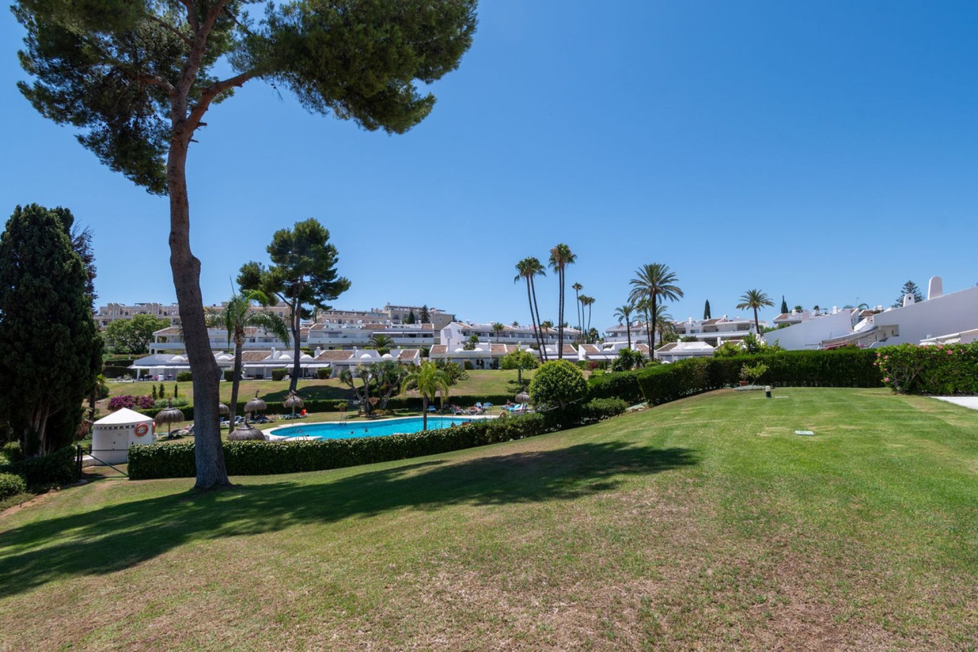 Resale - Apartment - Ground Floor Apartment - Marbella - Aloha