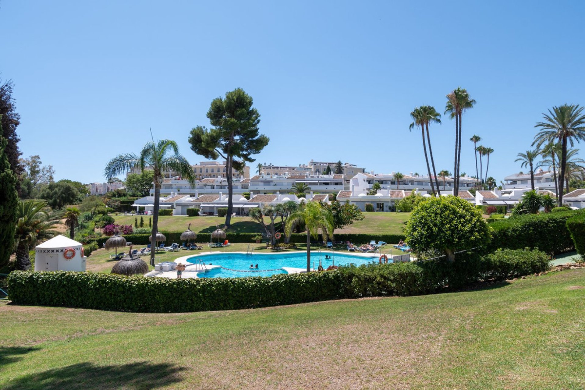 Resale - Apartment - Ground Floor Apartment - Marbella - Aloha