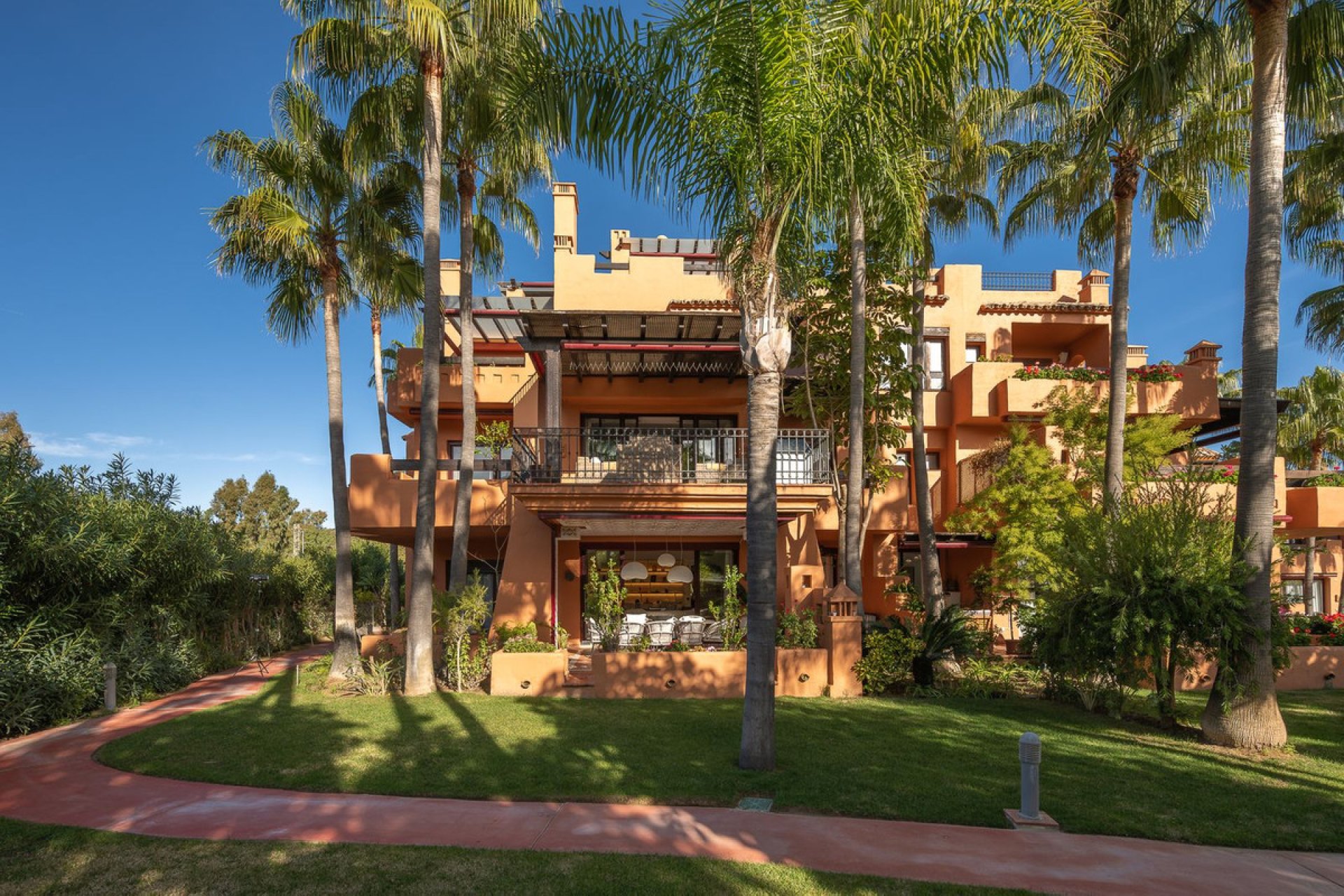 Resale - Apartment - Ground Floor Apartment - Marbella - Aloha