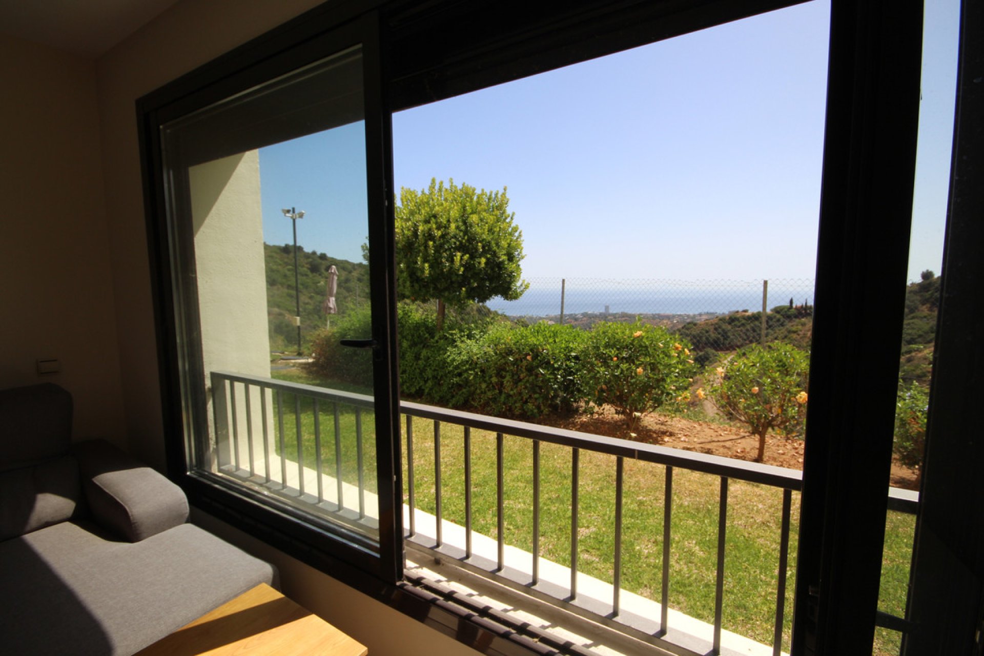 Resale - Apartment - Ground Floor Apartment - Marbella - Altos de los Monteros