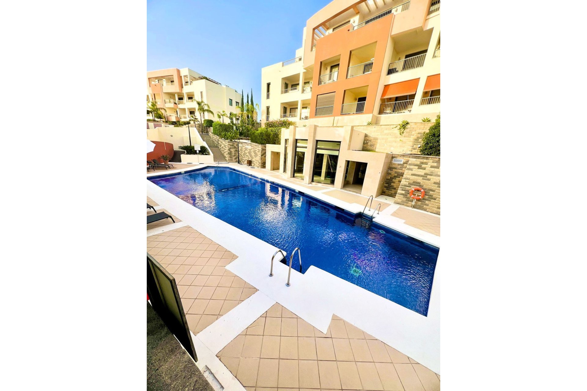 Resale - Apartment - Ground Floor Apartment - Marbella - Altos de los Monteros