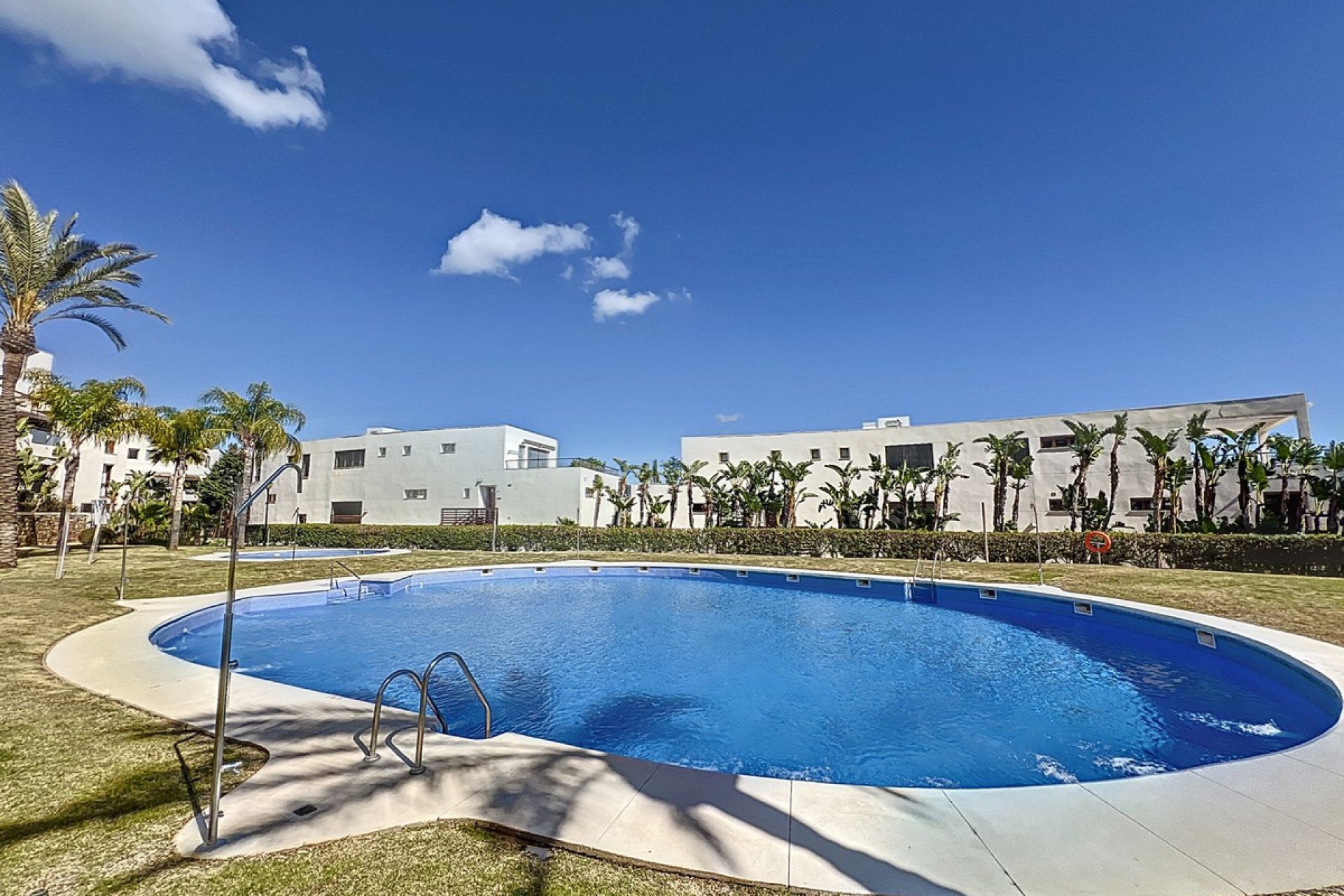 Resale - Apartment - Ground Floor Apartment - Marbella - Altos de los Monteros