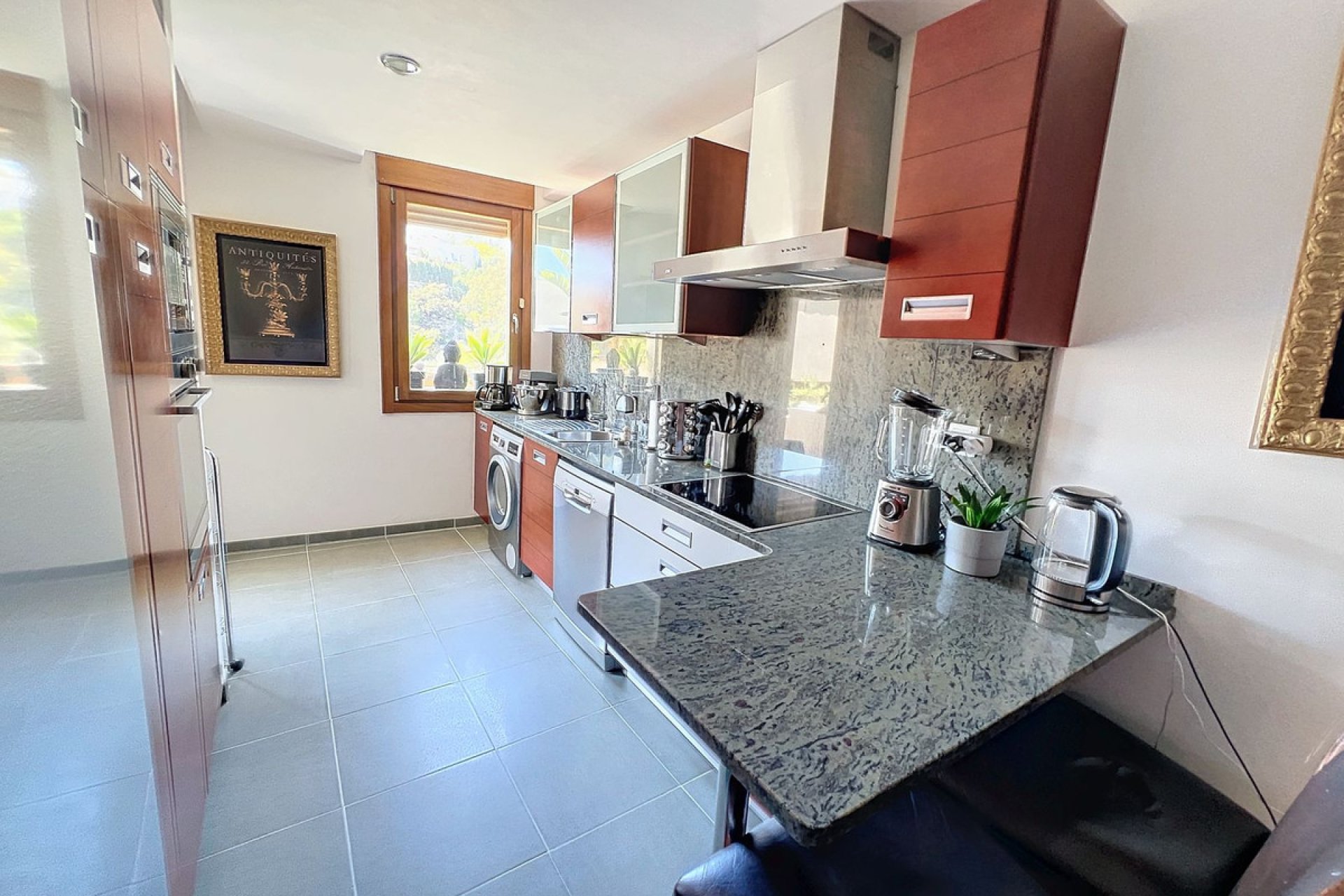 Resale - Apartment - Ground Floor Apartment - Marbella - Altos de los Monteros