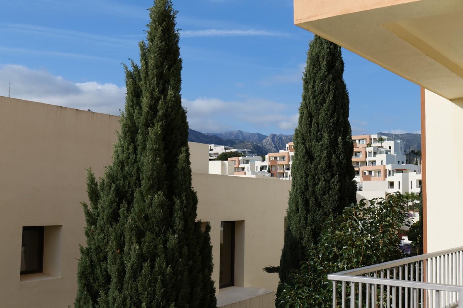 Resale - Apartment - Ground Floor Apartment - Marbella - Altos de los Monteros