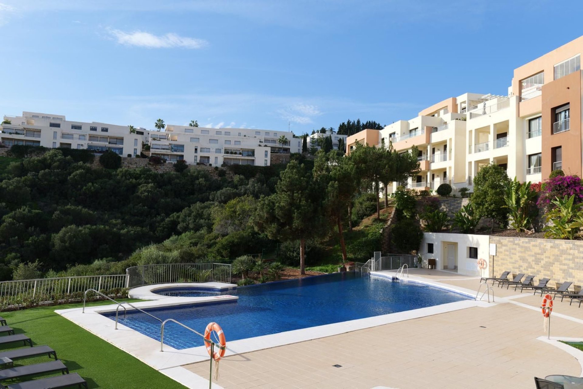 Resale - Apartment - Ground Floor Apartment - Marbella - Altos de los Monteros