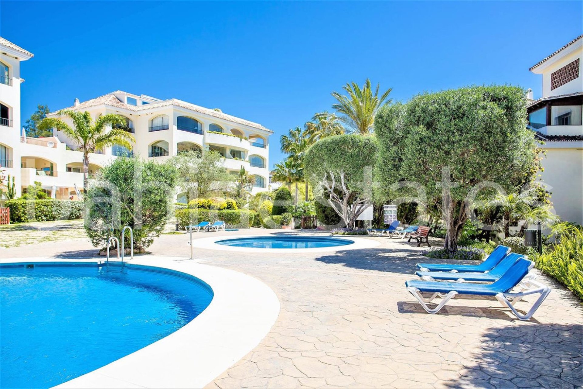 Resale - Apartment - Ground Floor Apartment - Marbella - Bahía de Marbella