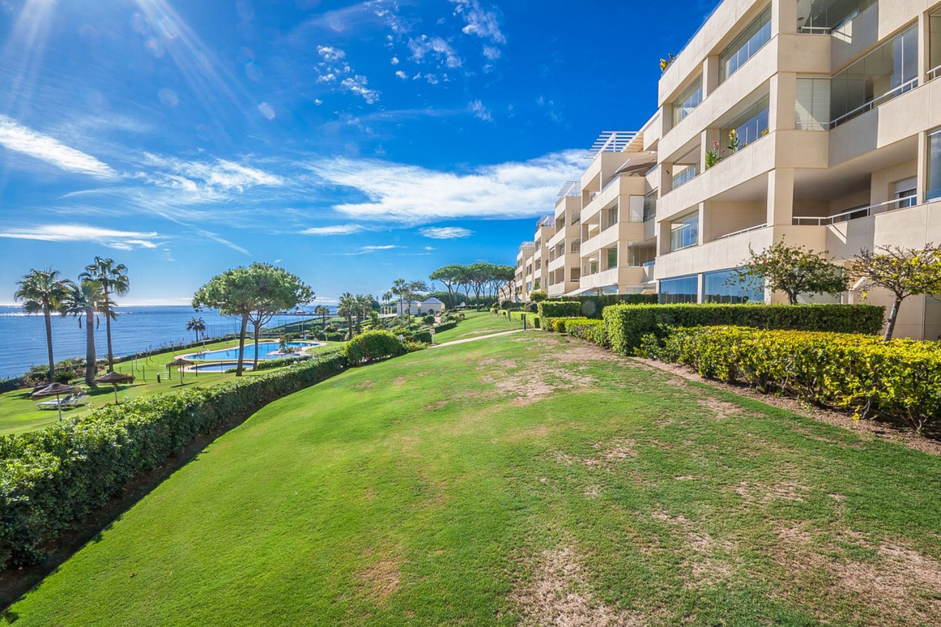 Resale - Apartment - Ground Floor Apartment - Marbella - Cabopino