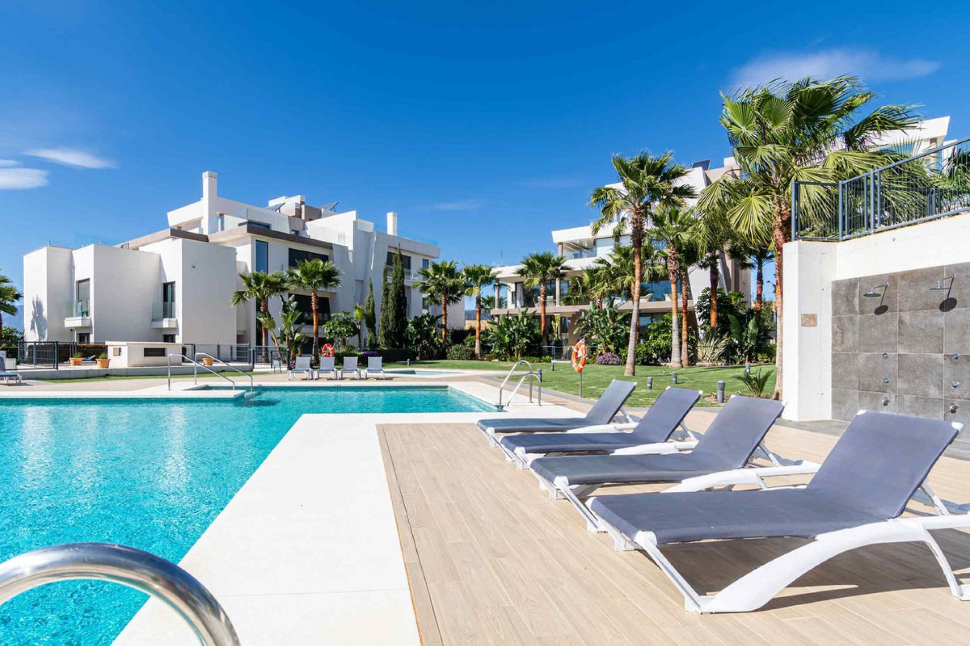 Resale - Apartment - Ground Floor Apartment - Marbella - Cabopino