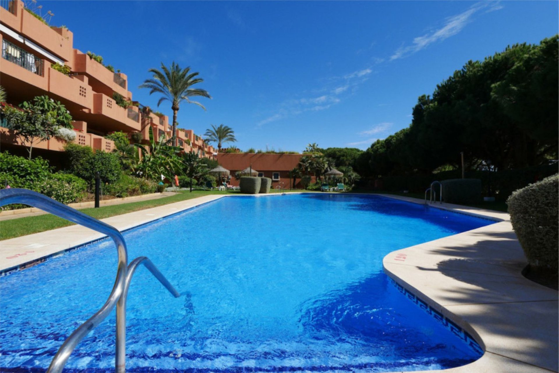 Resale - Apartment - Ground Floor Apartment - Marbella - Cabopino