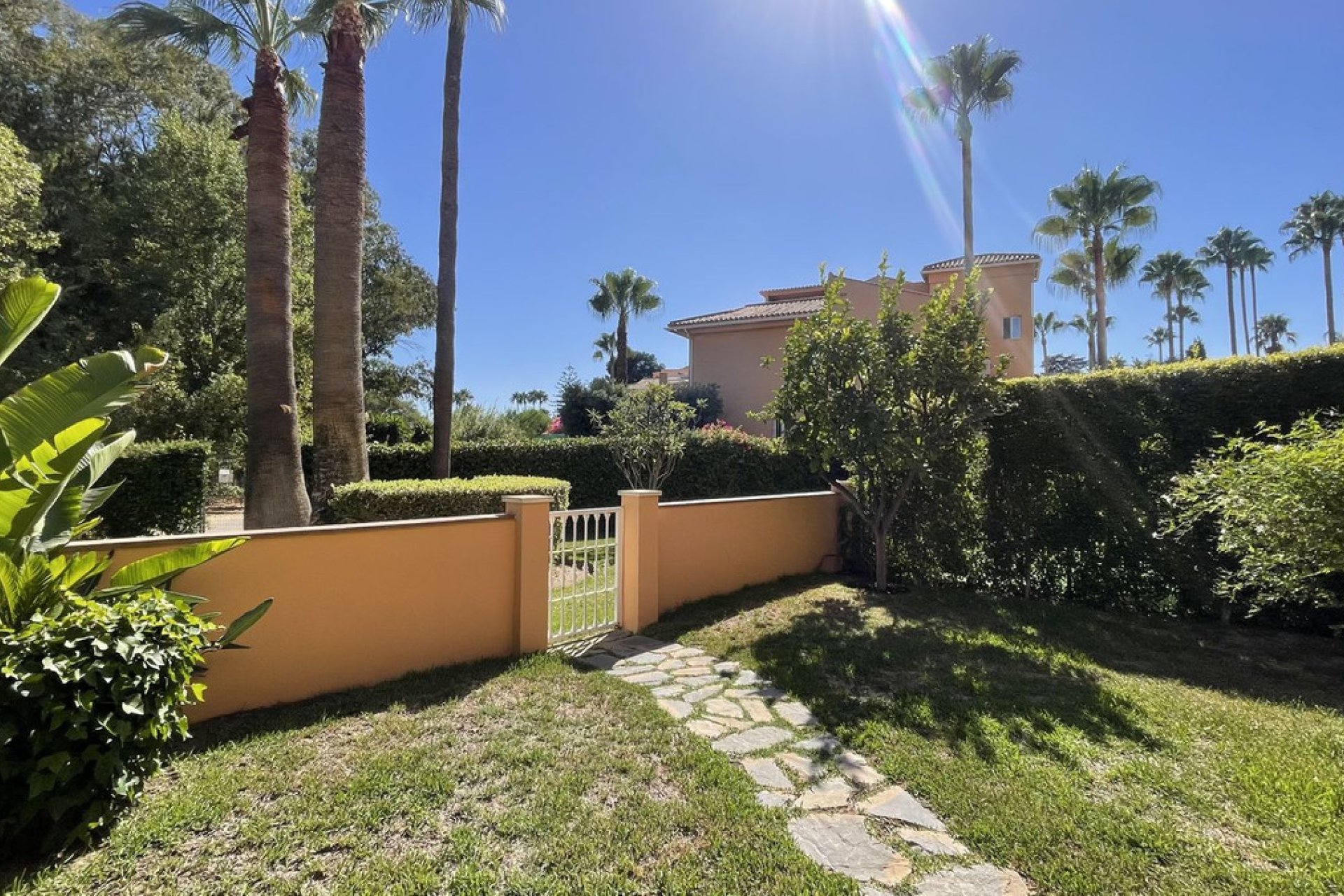 Resale - Apartment - Ground Floor Apartment - Marbella - Cabopino