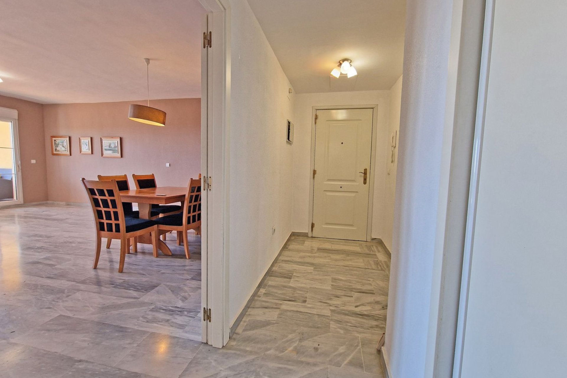 Resale - Apartment - Ground Floor Apartment - Marbella - Cabopino