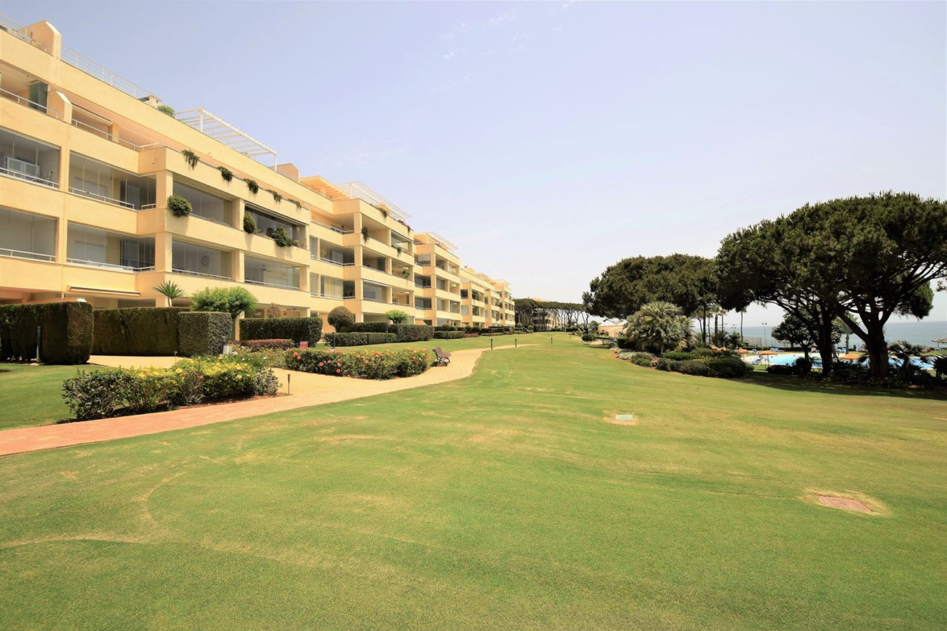 Resale - Apartment - Ground Floor Apartment - Marbella - Cabopino