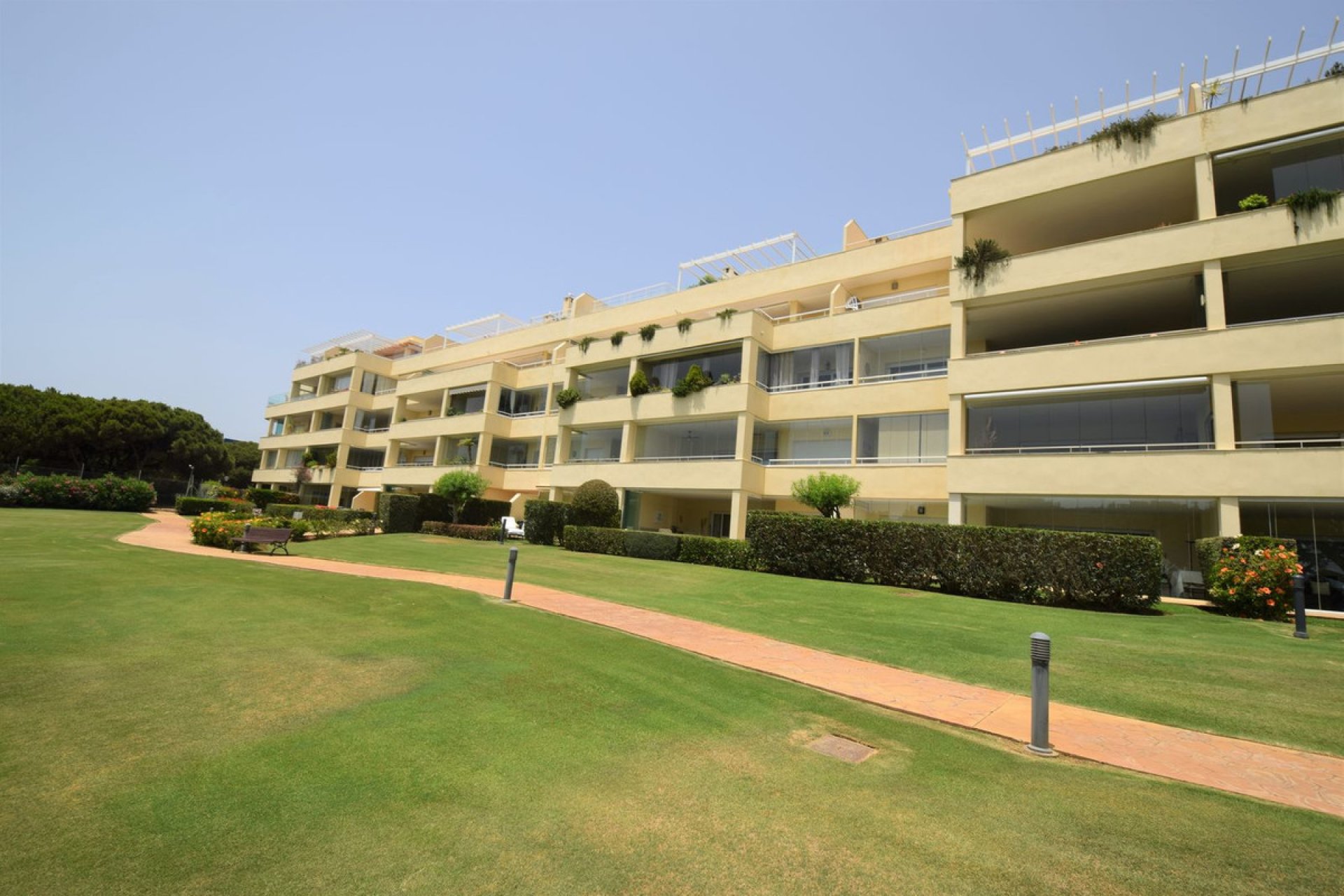 Resale - Apartment - Ground Floor Apartment - Marbella - Cabopino