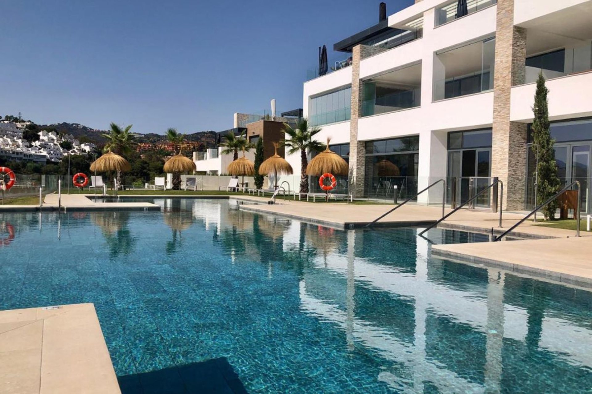 Resale - Apartment - Ground Floor Apartment - Marbella - Cabopino