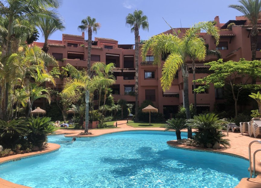 Resale - Apartment - Ground Floor Apartment - Marbella - El Rosario