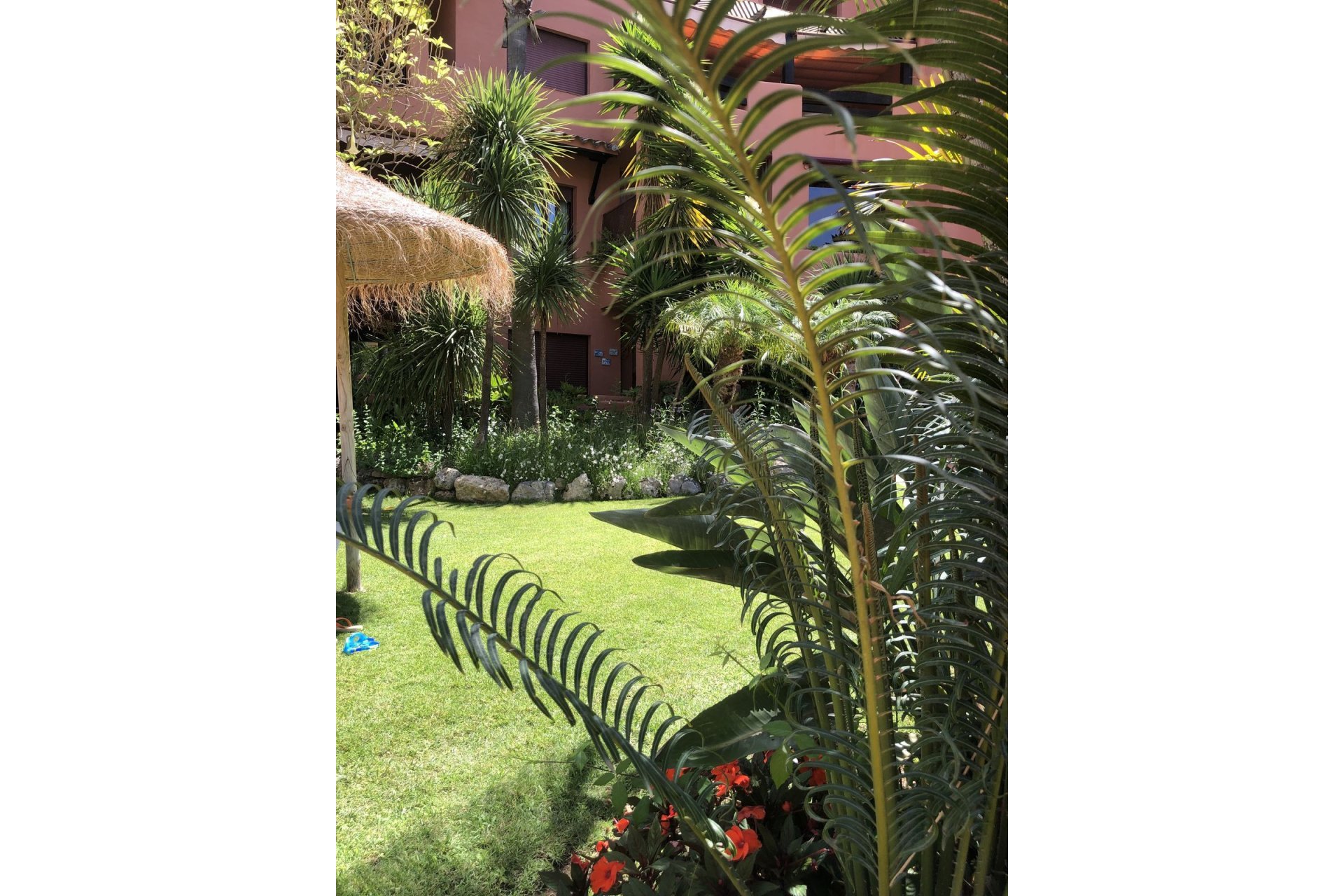 Resale - Apartment - Ground Floor Apartment - Marbella - El Rosario