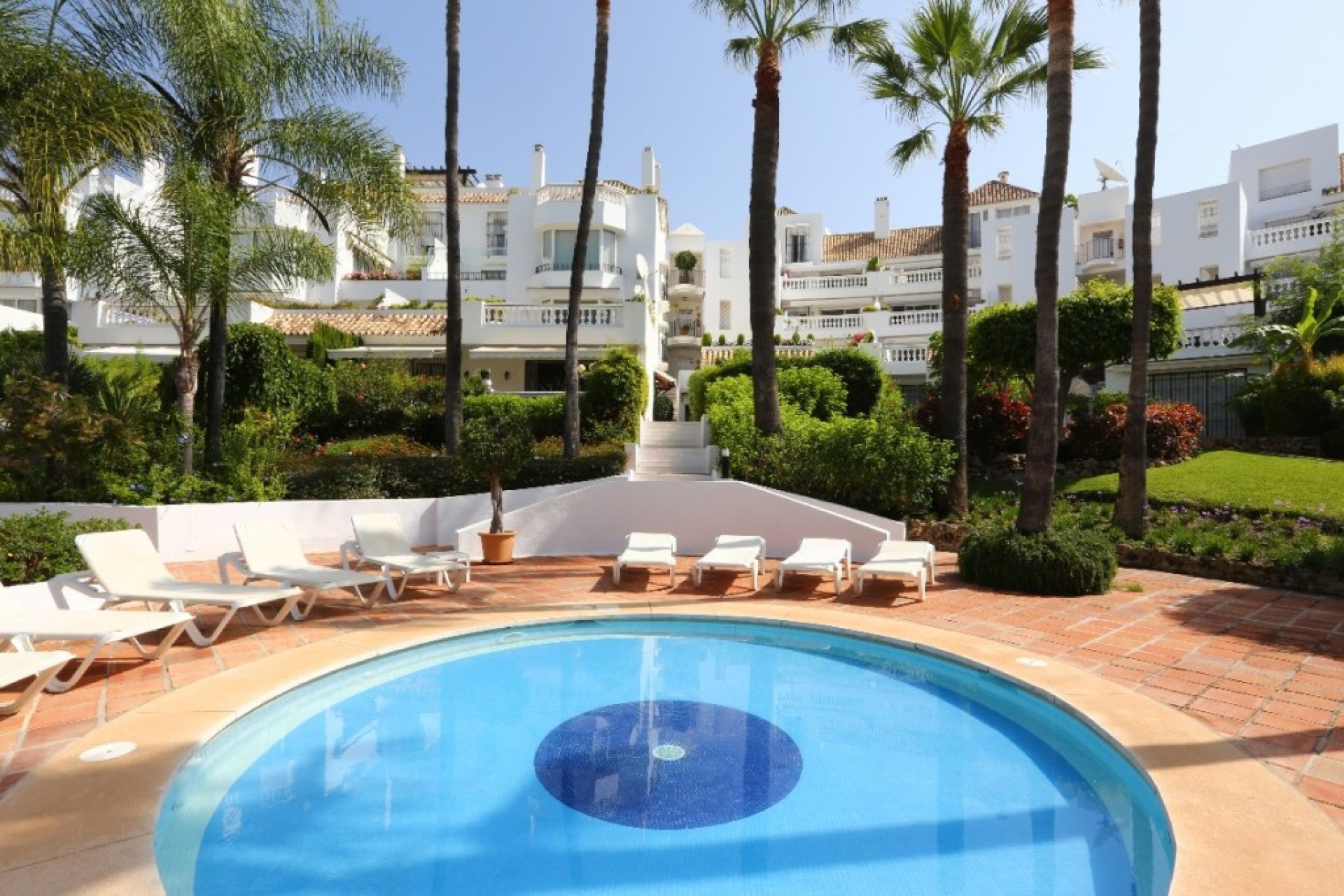 Resale - Apartment - Ground Floor Apartment - Marbella - Elviria