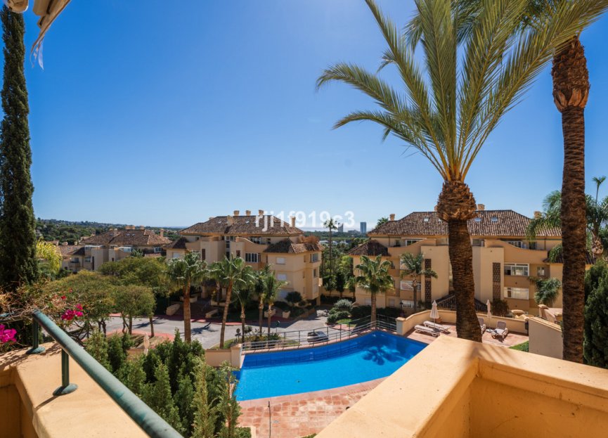 Resale - Apartment - Ground Floor Apartment - Marbella - Elviria