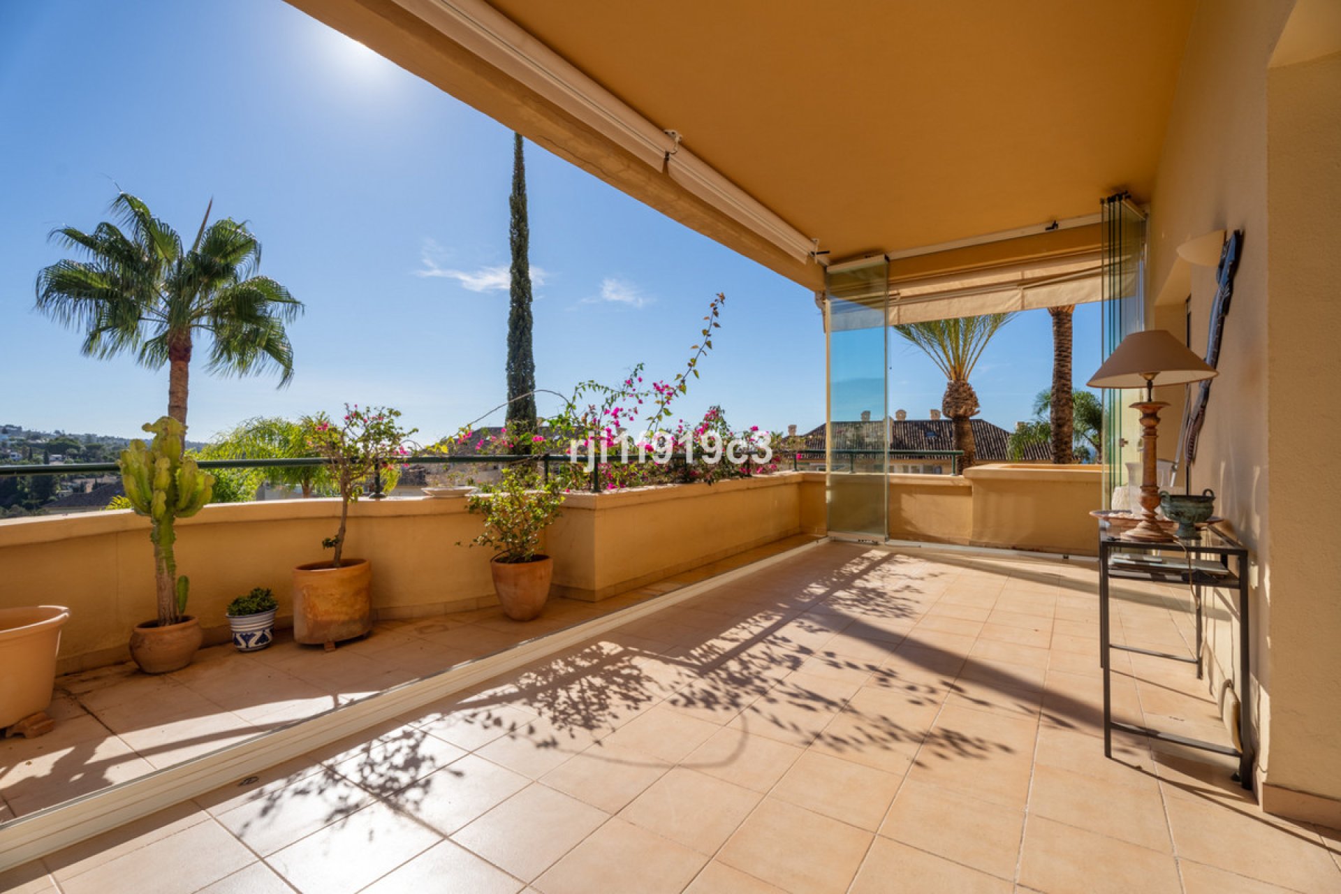 Resale - Apartment - Ground Floor Apartment - Marbella - Elviria