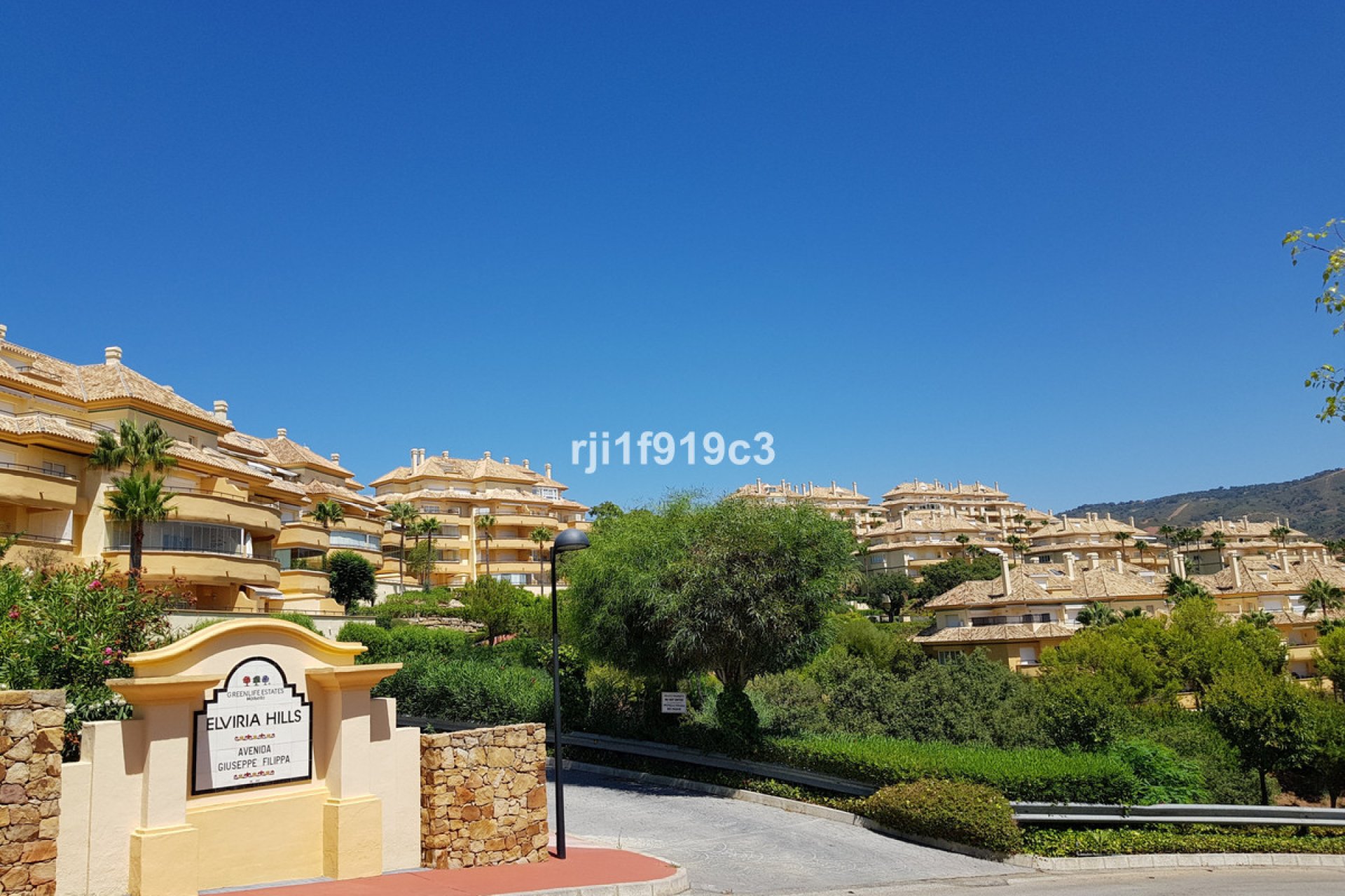 Resale - Apartment - Ground Floor Apartment - Marbella - Elviria