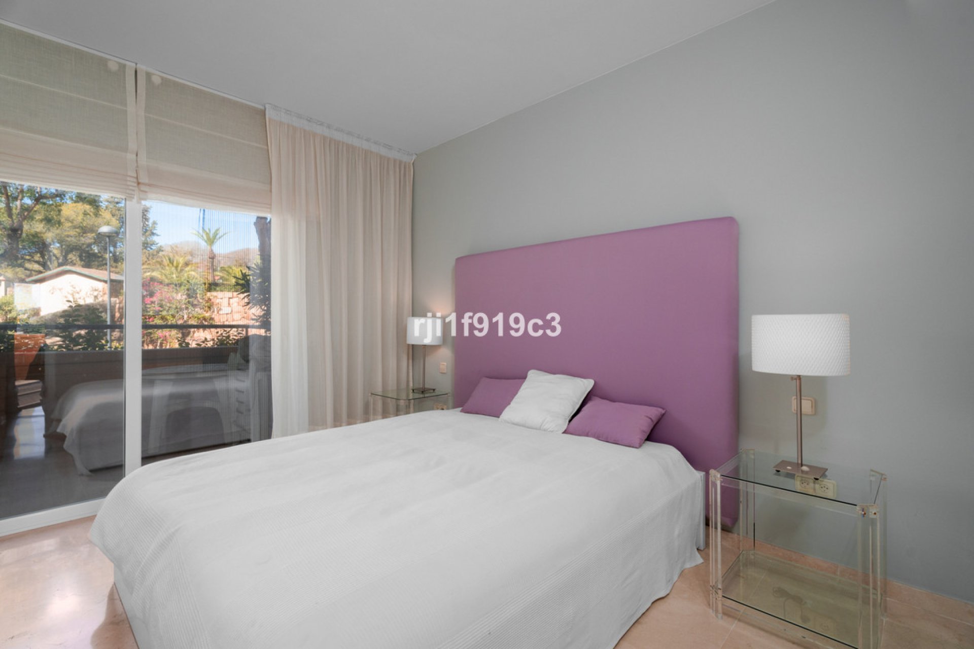 Resale - Apartment - Ground Floor Apartment - Marbella - Elviria