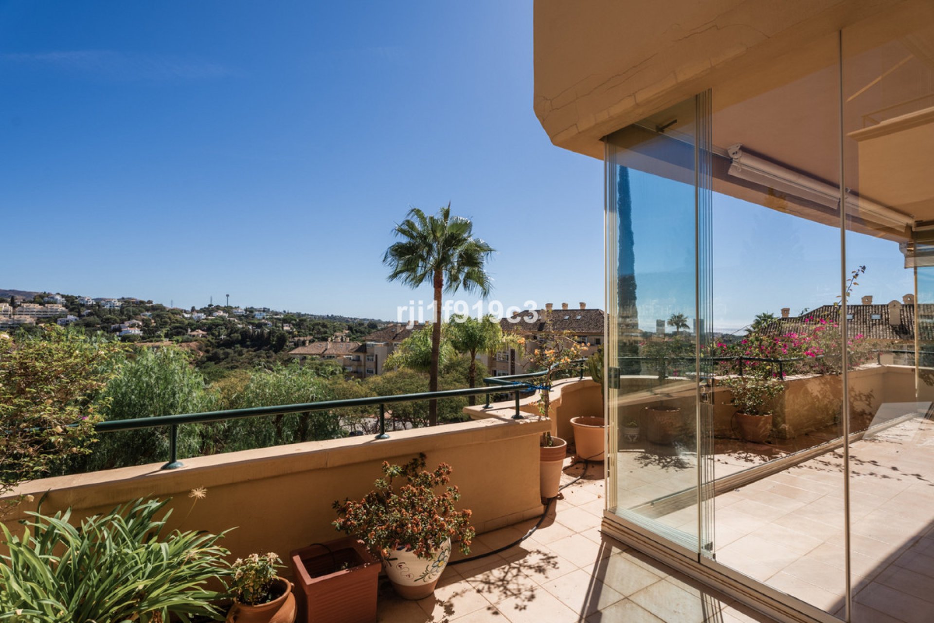 Resale - Apartment - Ground Floor Apartment - Marbella - Elviria