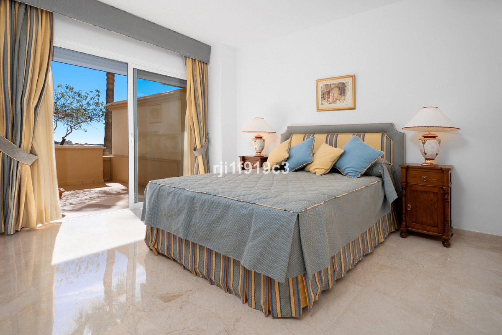 Resale - Apartment - Ground Floor Apartment - Marbella - Elviria